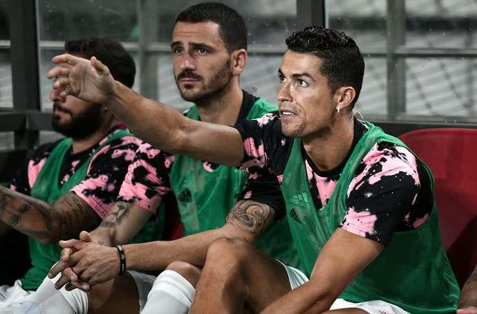 Ronaldo lua dao anh 1