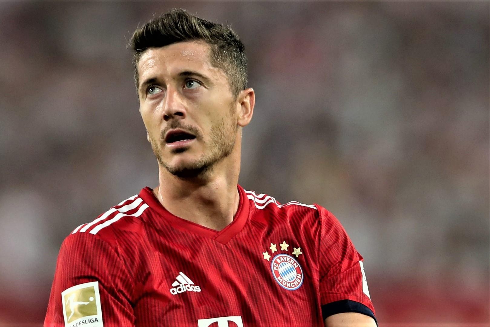 Lewandowski lap cu dup, Bayern van bi cam hoa o vong dau Bundesliga hinh anh