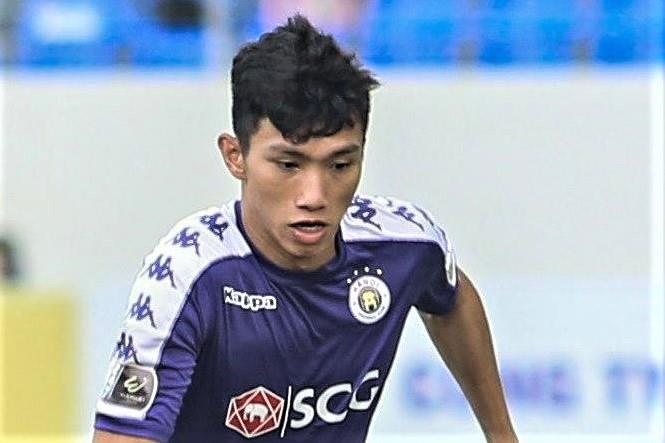 Thay Park tham hoi Van Hau sau chan thuong hinh anh