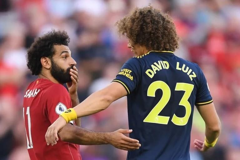 David Luiz keo ao Salah anh 1