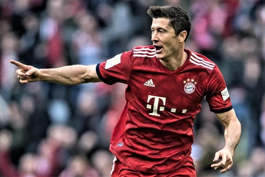 Lewandowski lap hat-trick giup Bayern thang Schalke hinh anh