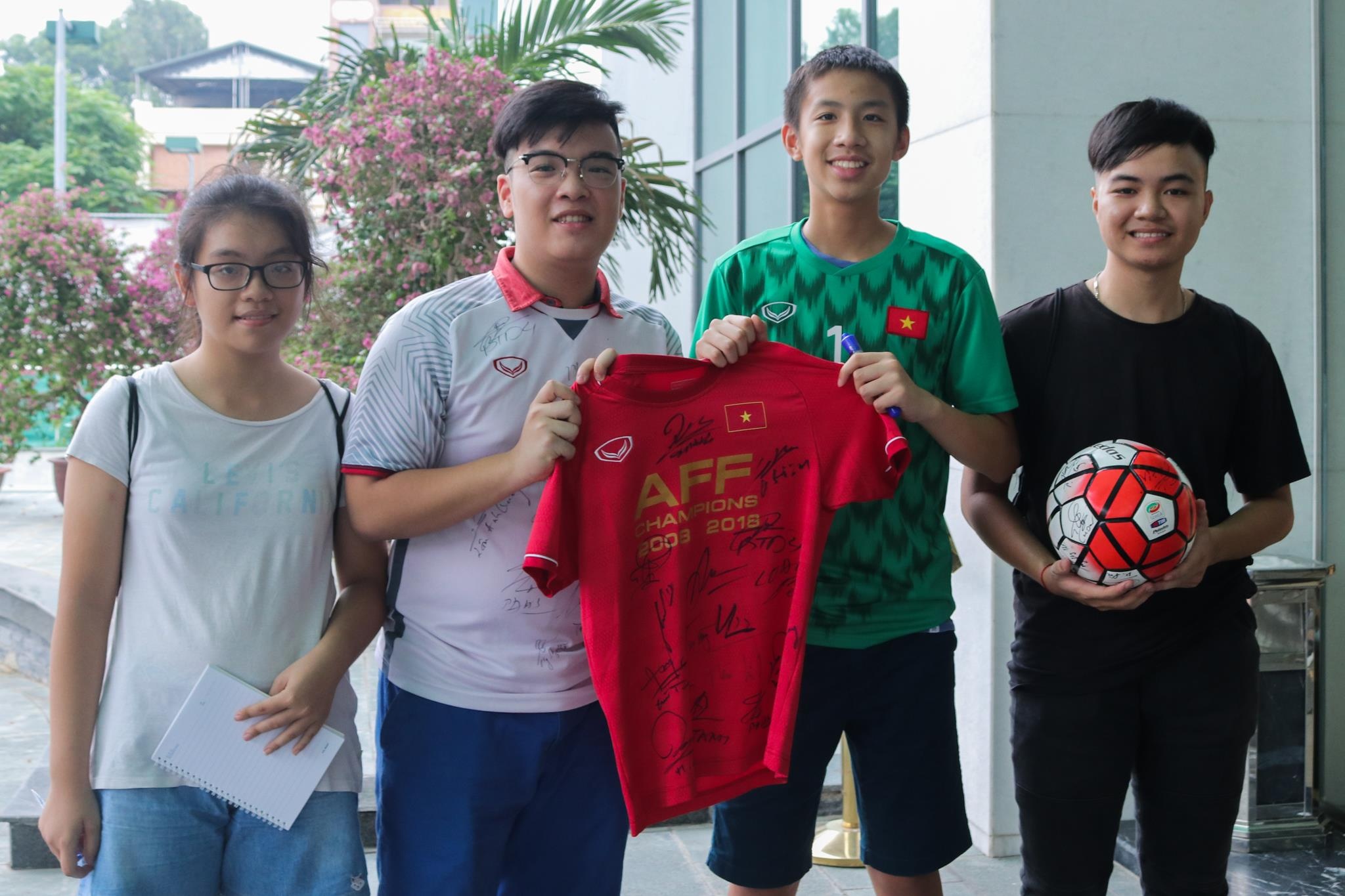 tuyen Viet Nam hoi quan anh 2