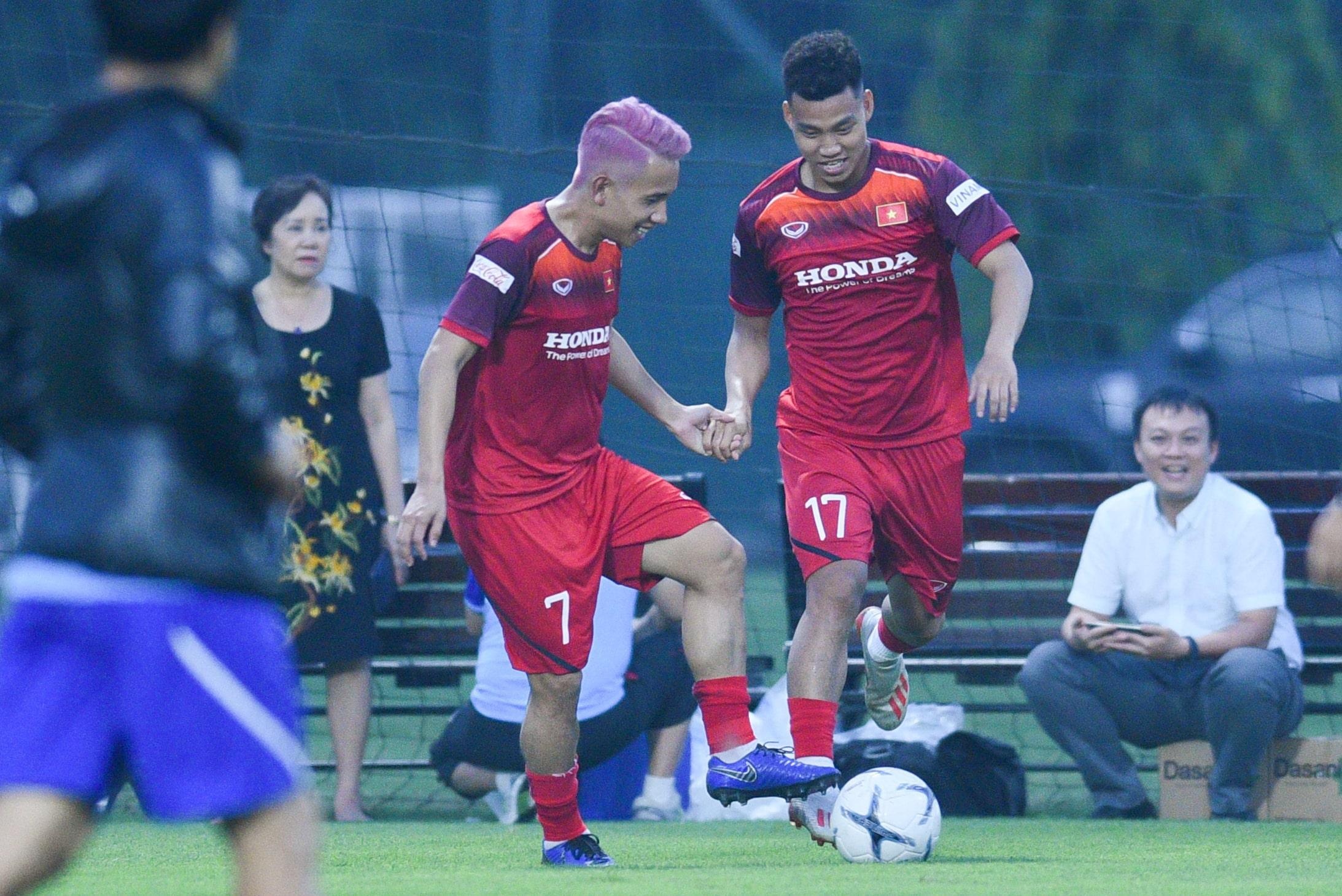 Hong Duy nhuom toc hong anh 1