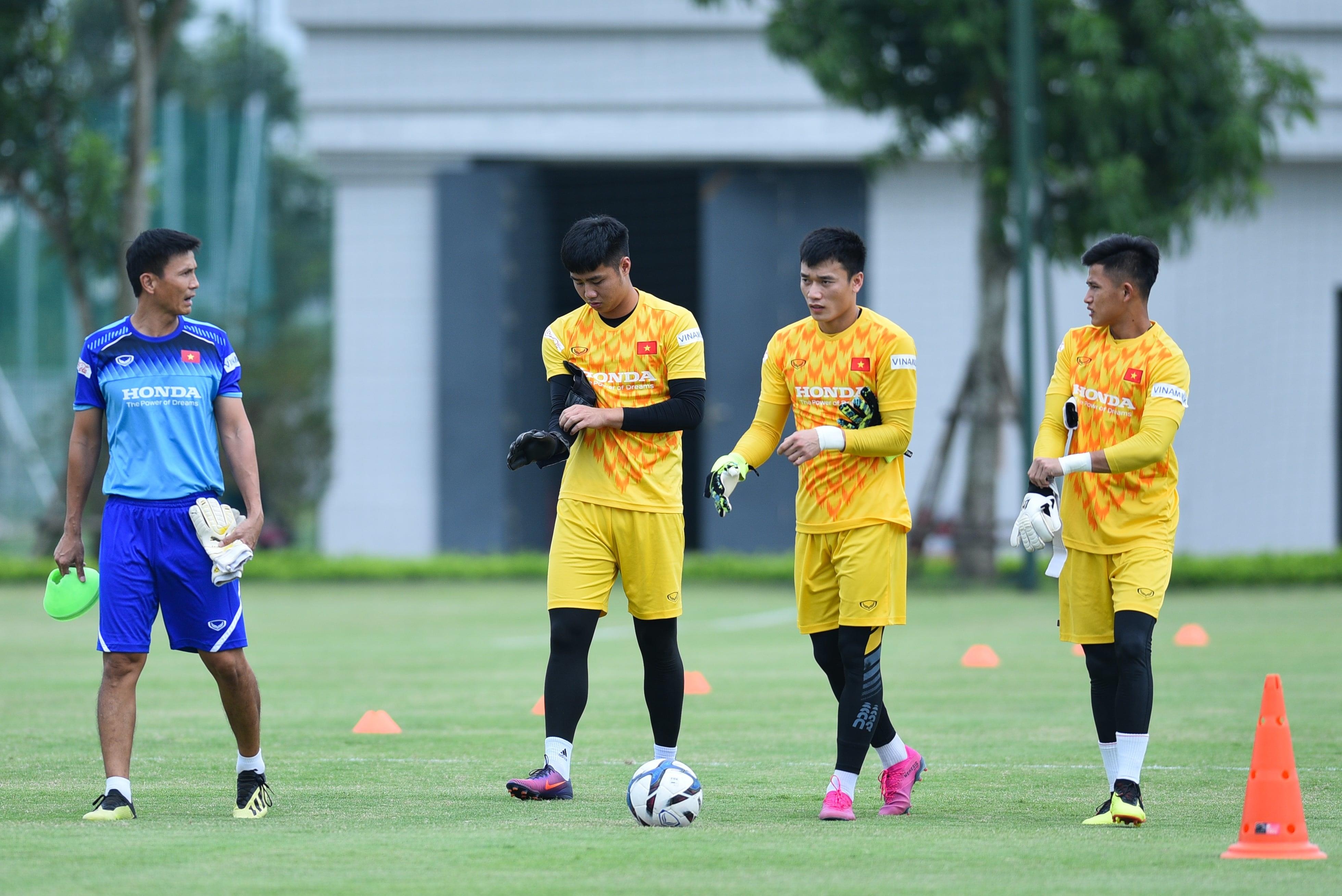 Bui Tien Dung thu mon anh 2