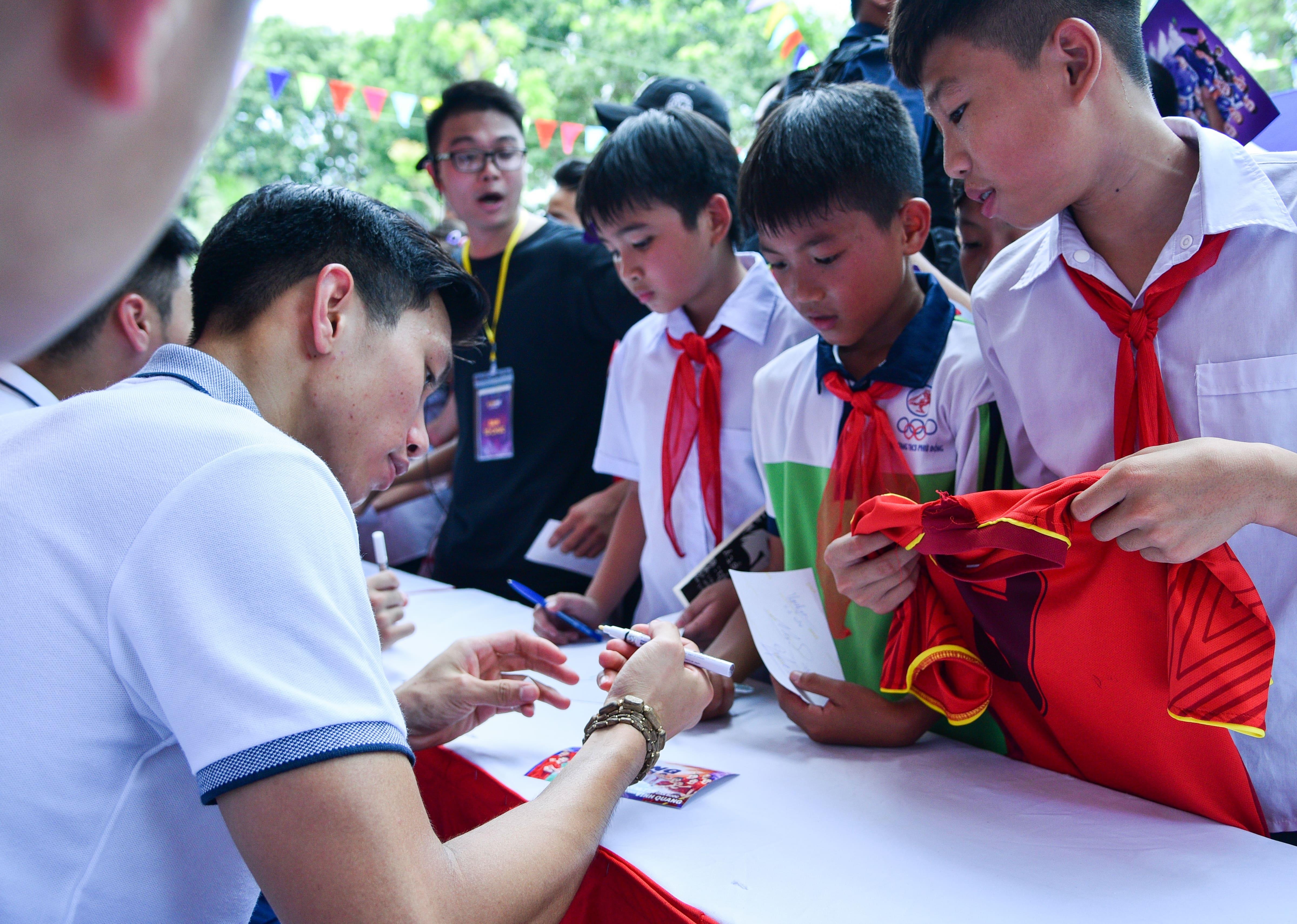 Van Hau sang Ha Lan anh 8