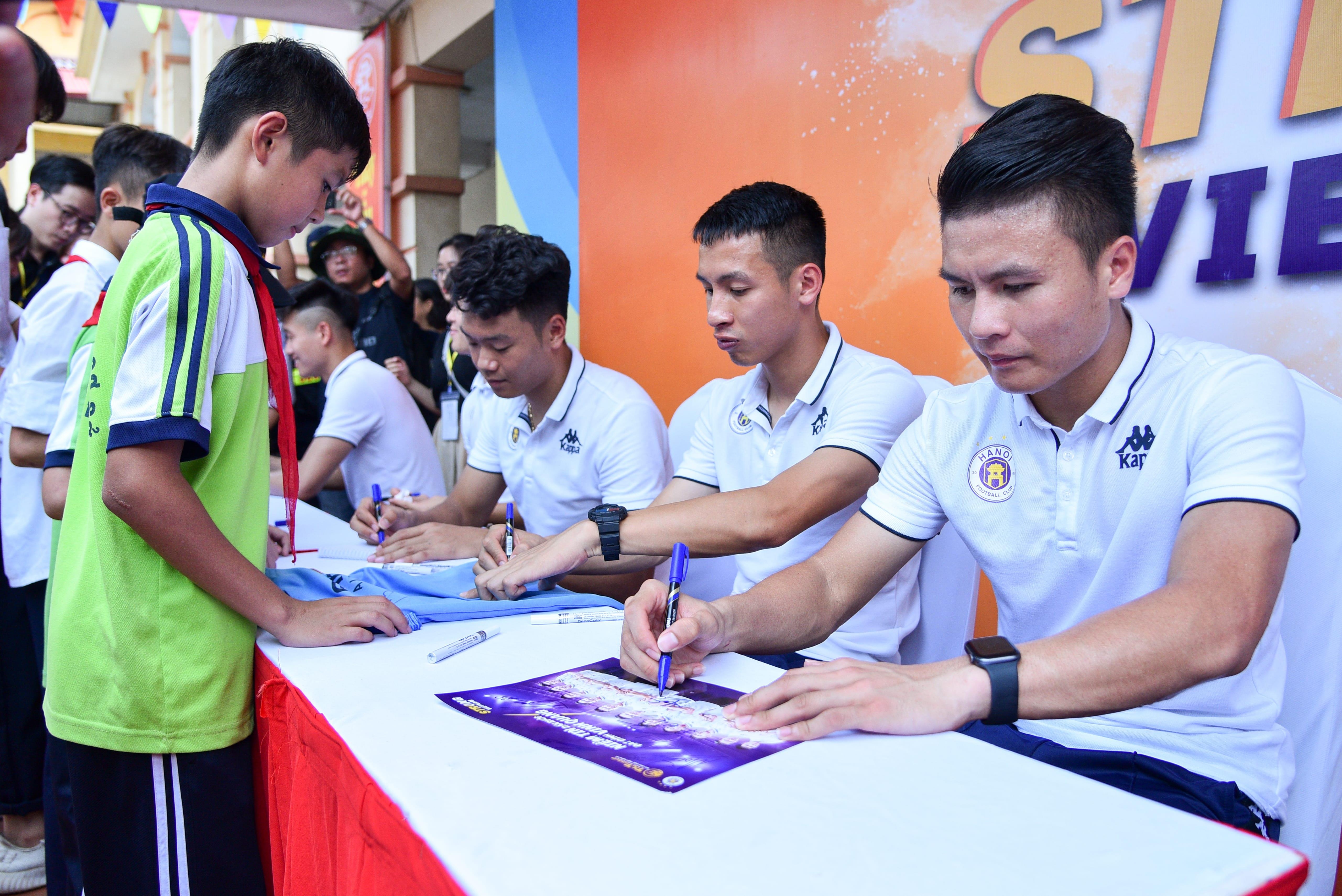 Van Hau sang Ha Lan anh 9