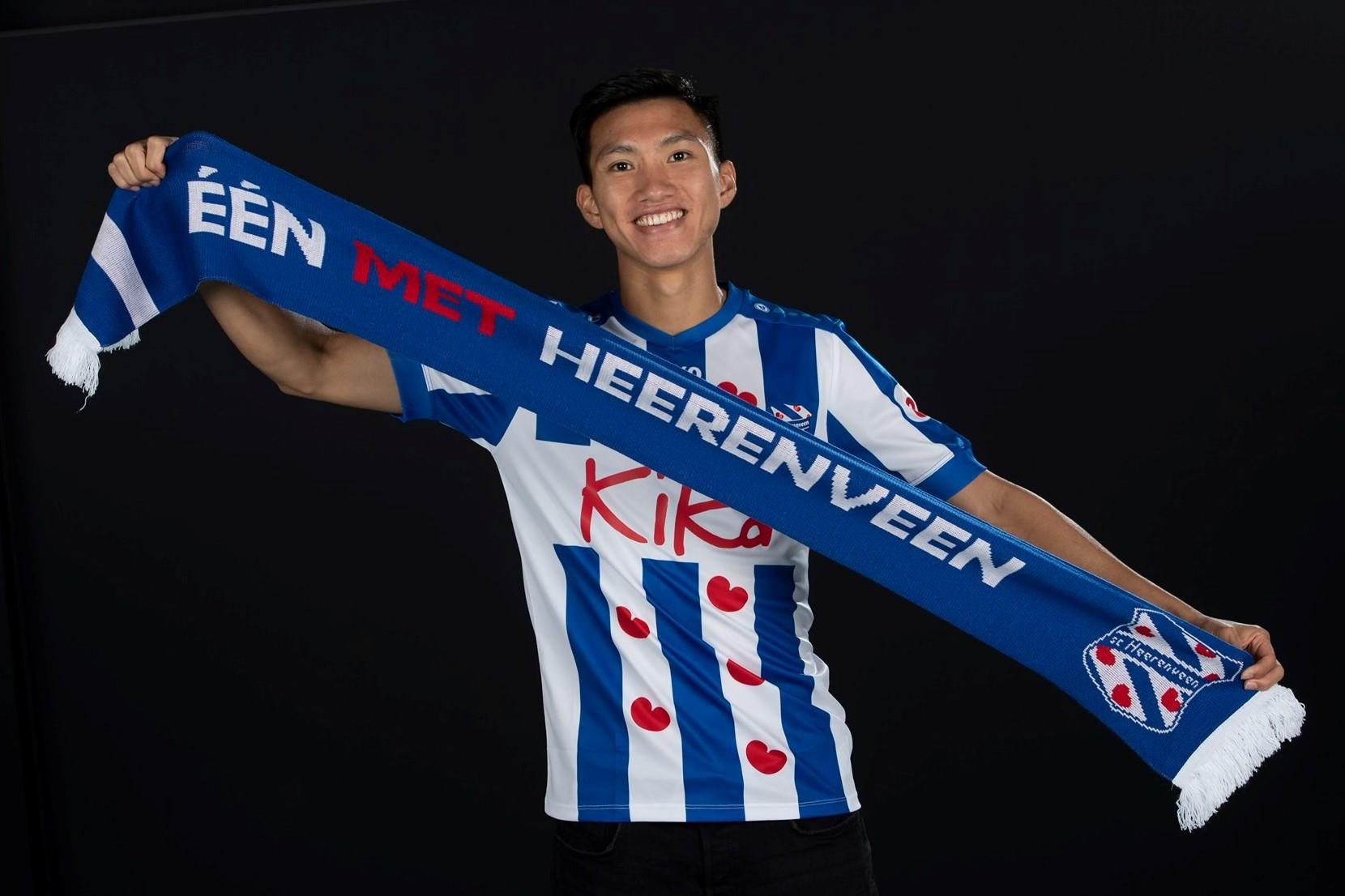 Van Hau nhan luong 450.000 euro o Heerenveen hinh anh