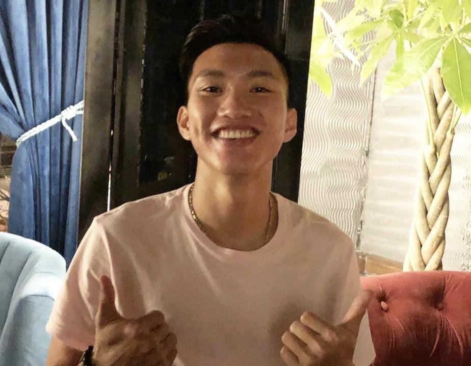 Van Hau va dong doi khoe anh choi Trung thu hinh anh