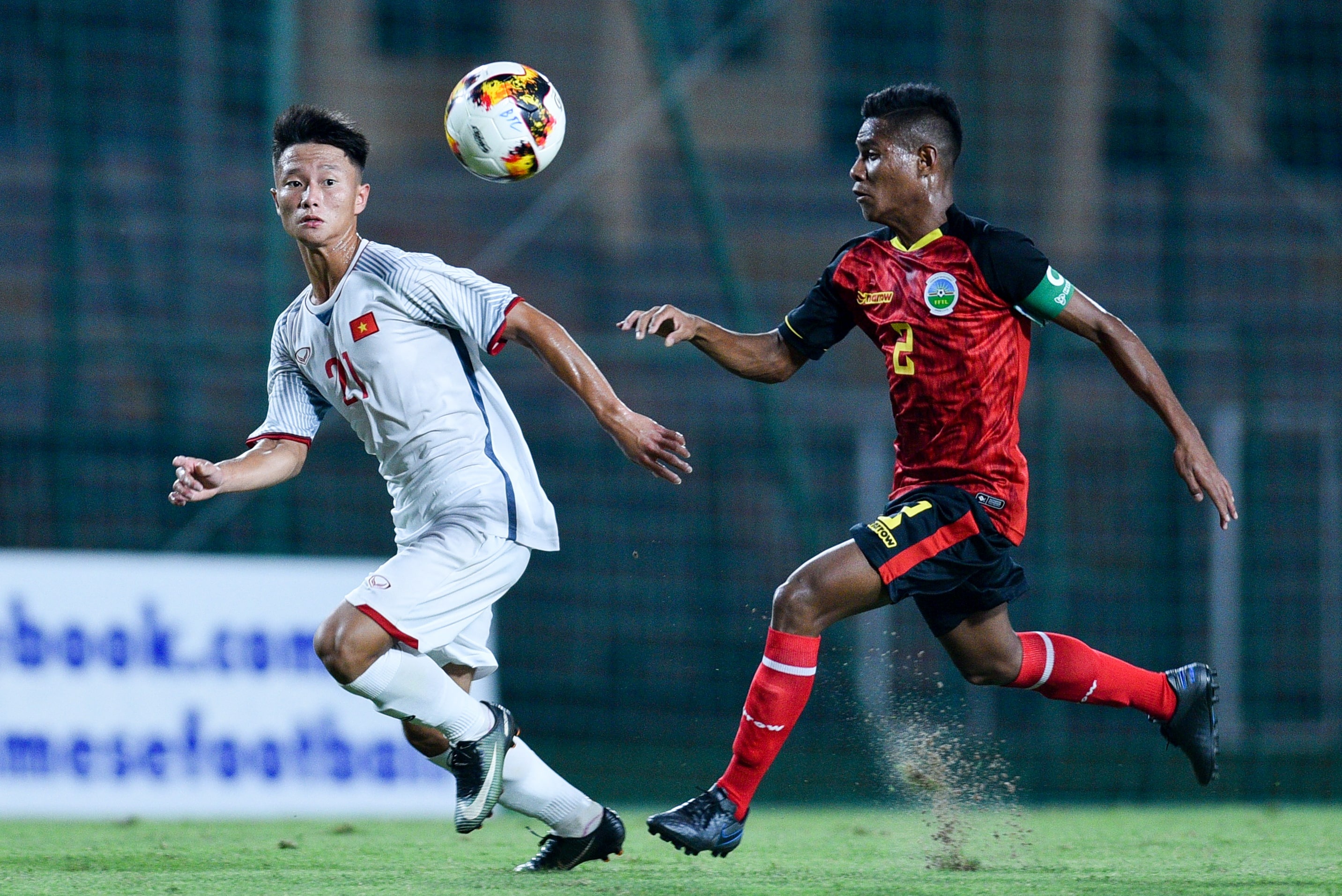 U16 Viet Nam thang tran ra quan anh 3