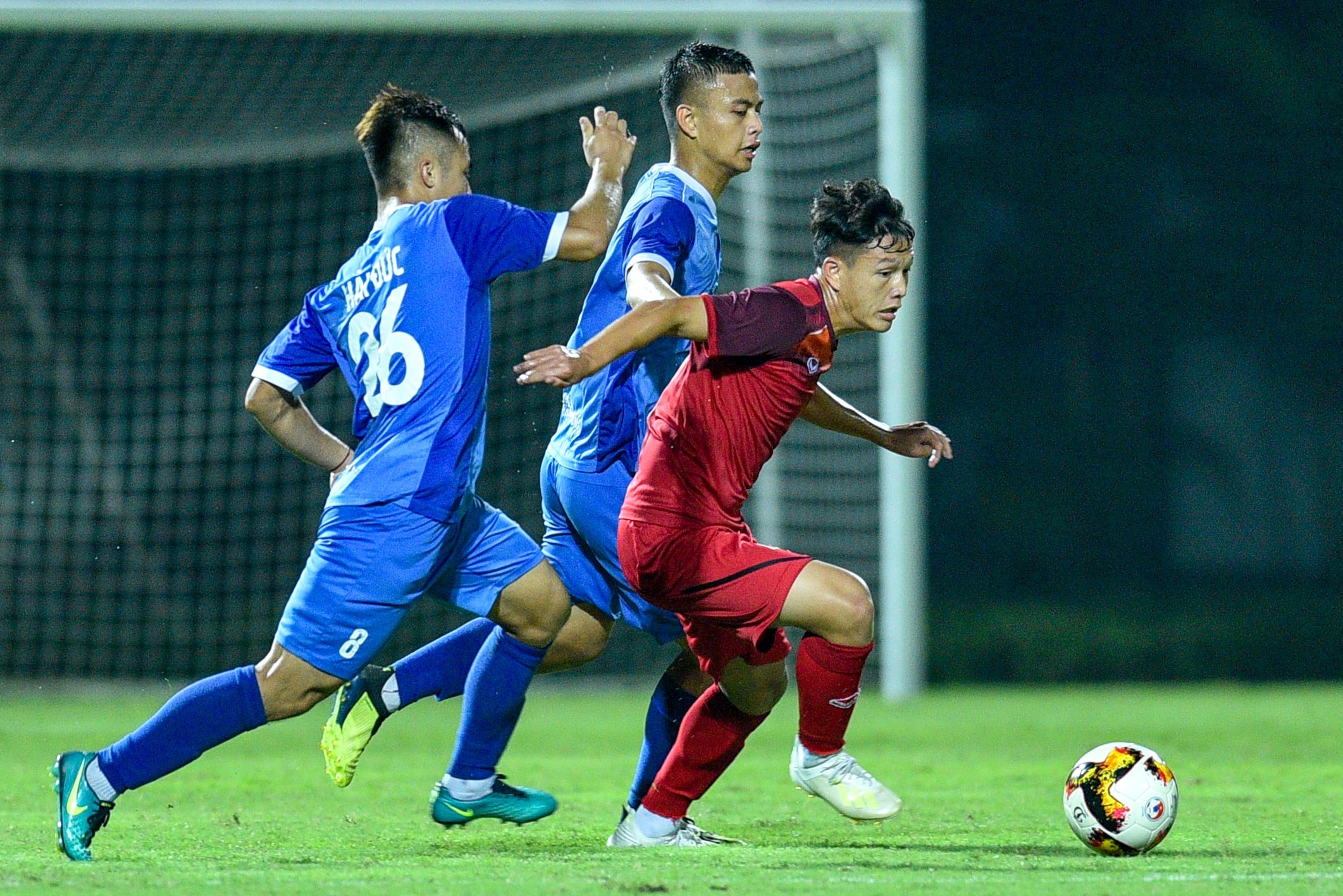 U19 Viet Nam hoi quan anh 8