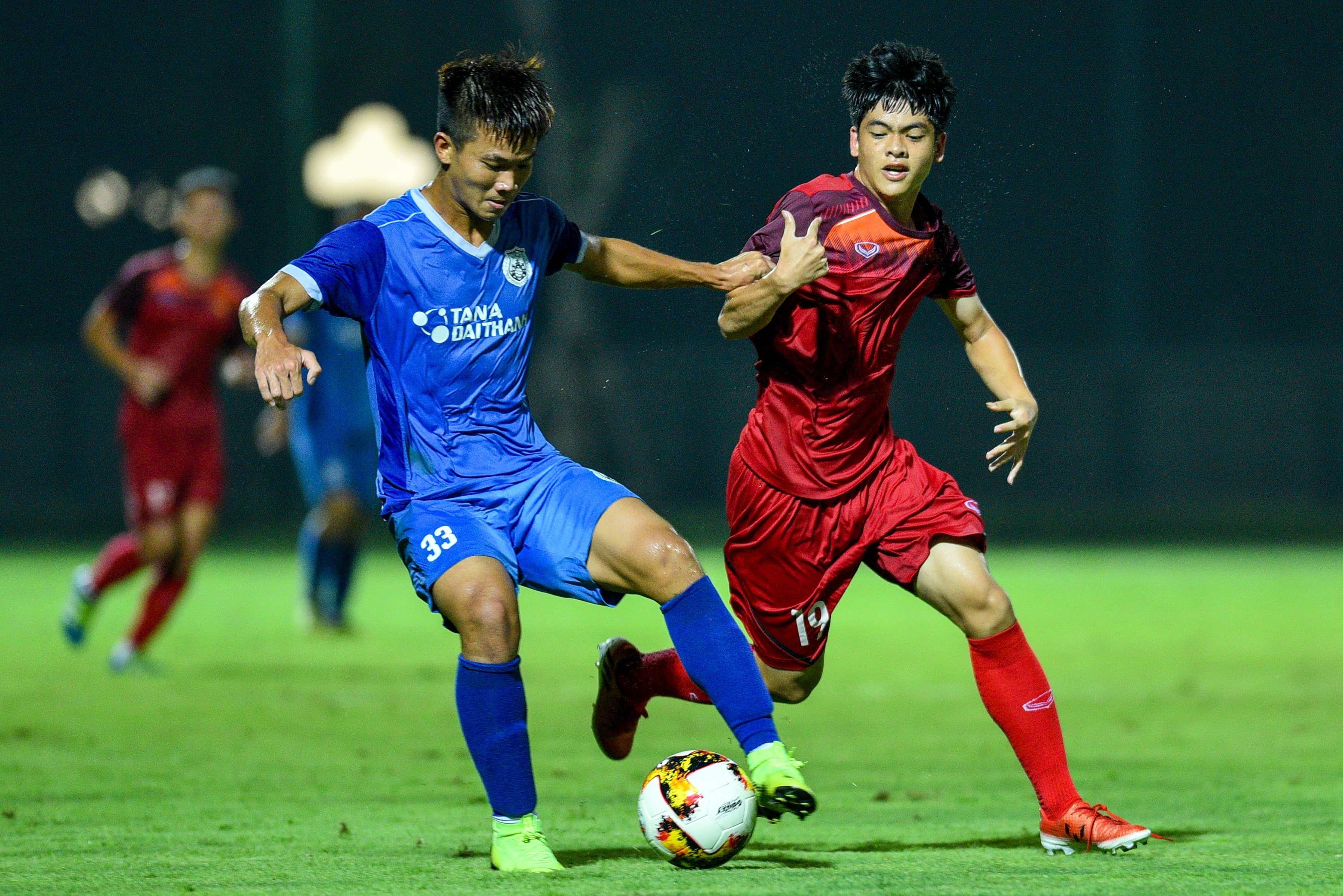U19 Viet Nam hoi quan anh 9