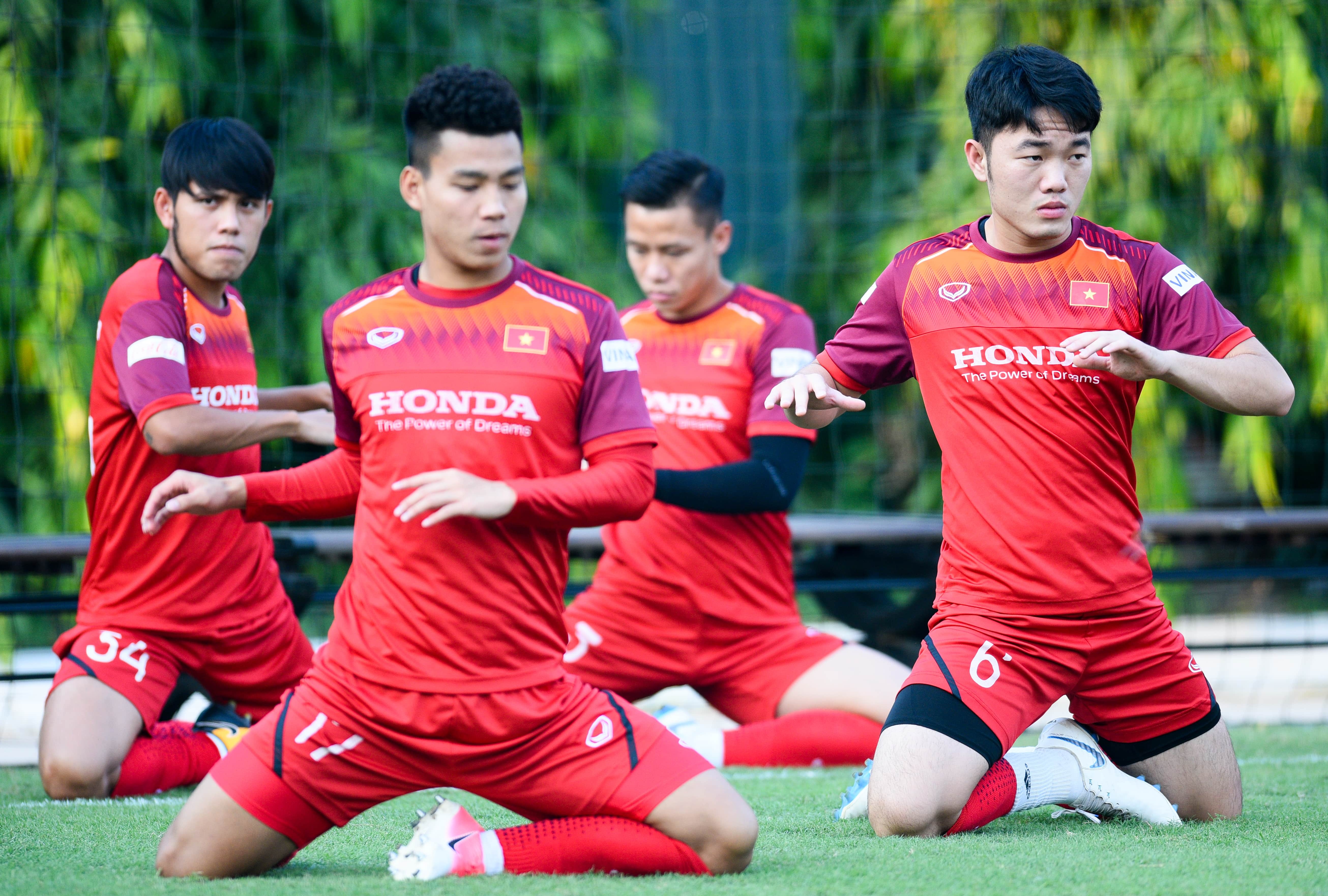 Tuyen Viet Nam tap luyen anh 1