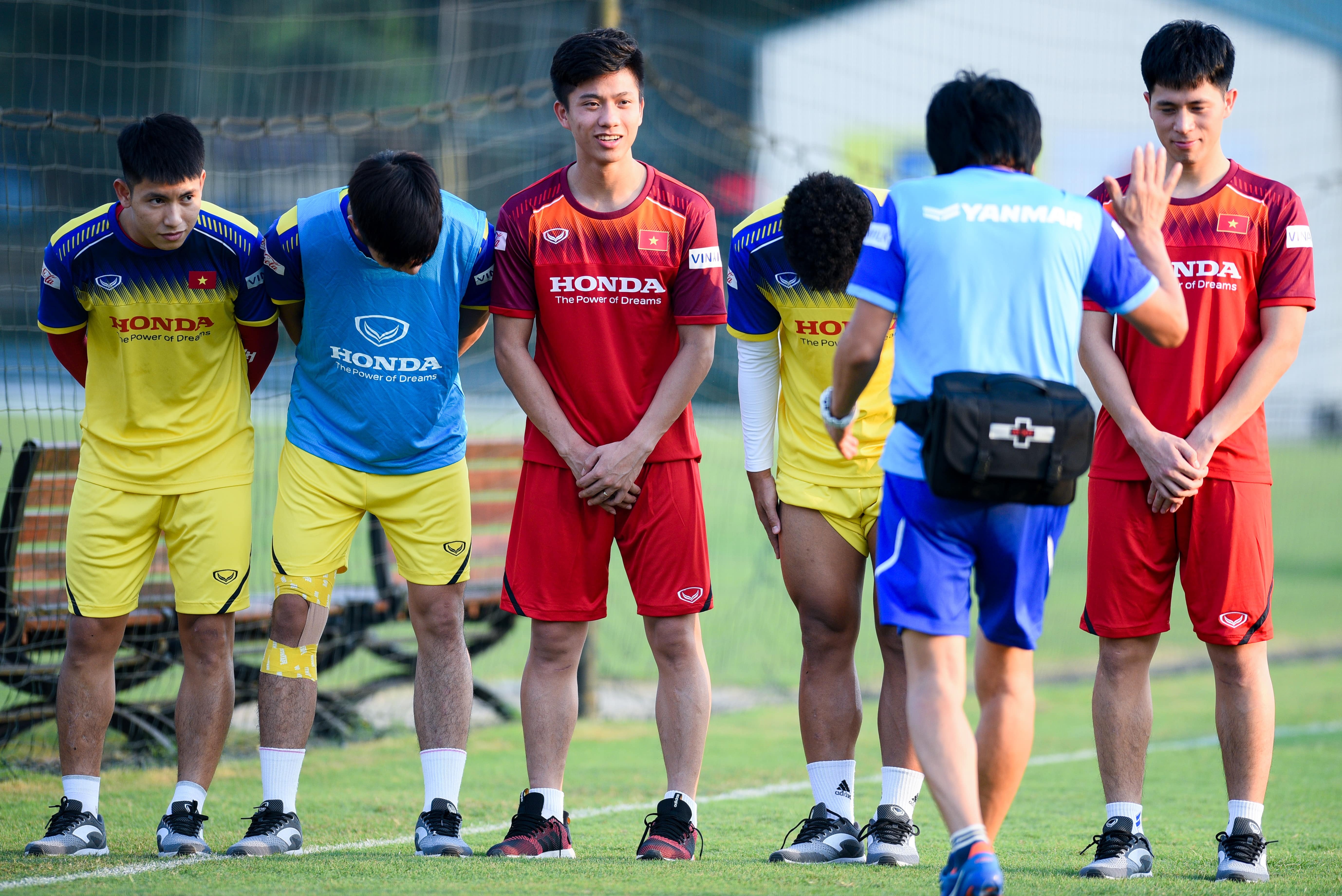 Tuyen Viet Nam tap luyen anh 10