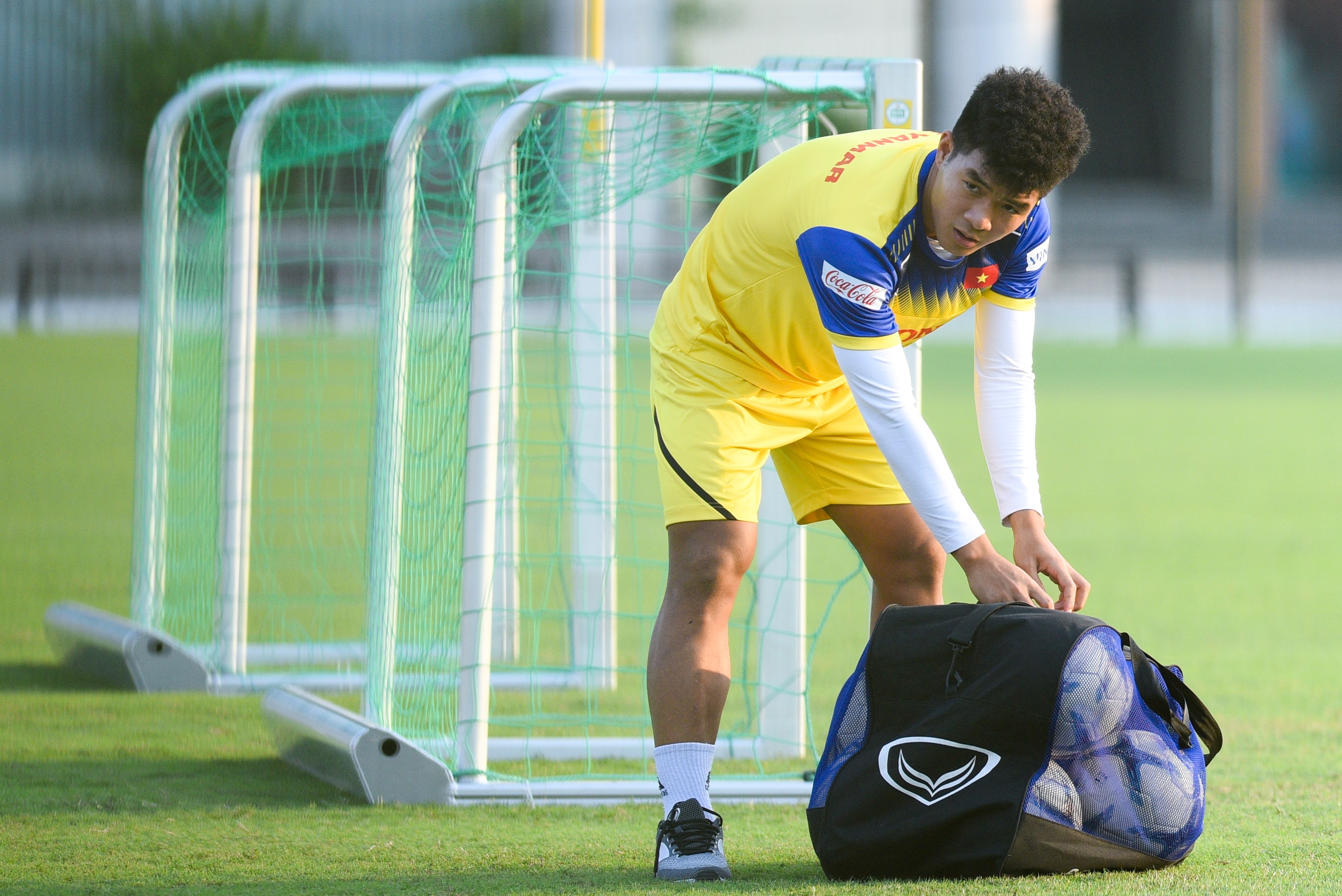 Tuyen Viet Nam tap luyen anh 9