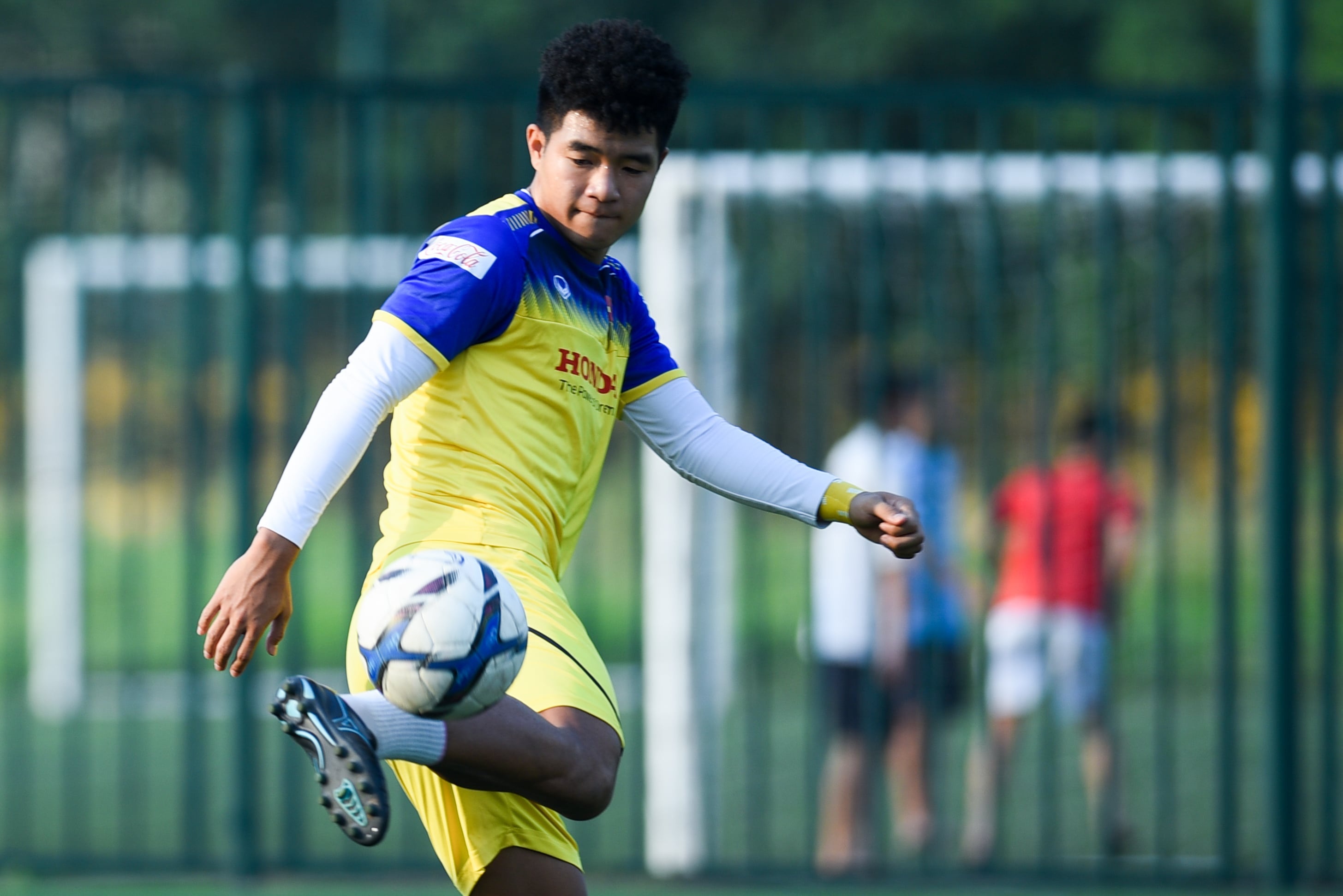 Tuyen Viet Nam thua doi U22 anh 5