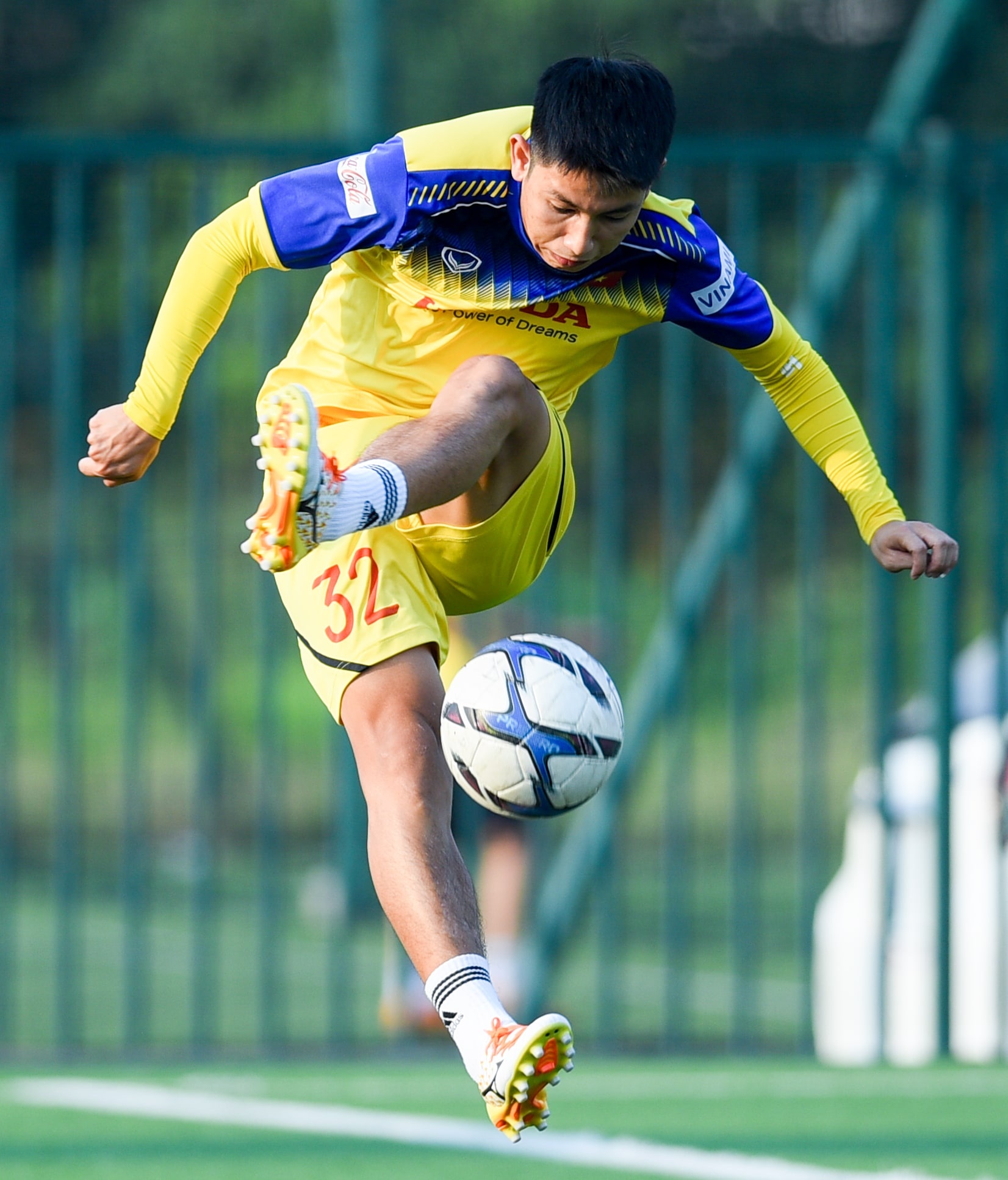 Tuyen Viet Nam thua doi U22 anh 6