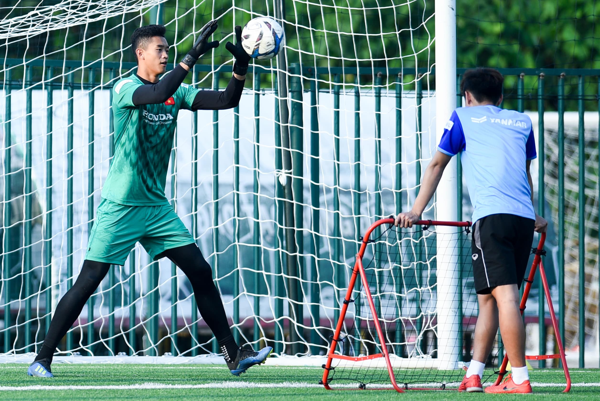 Tuyen Viet Nam thua doi U22 anh 9