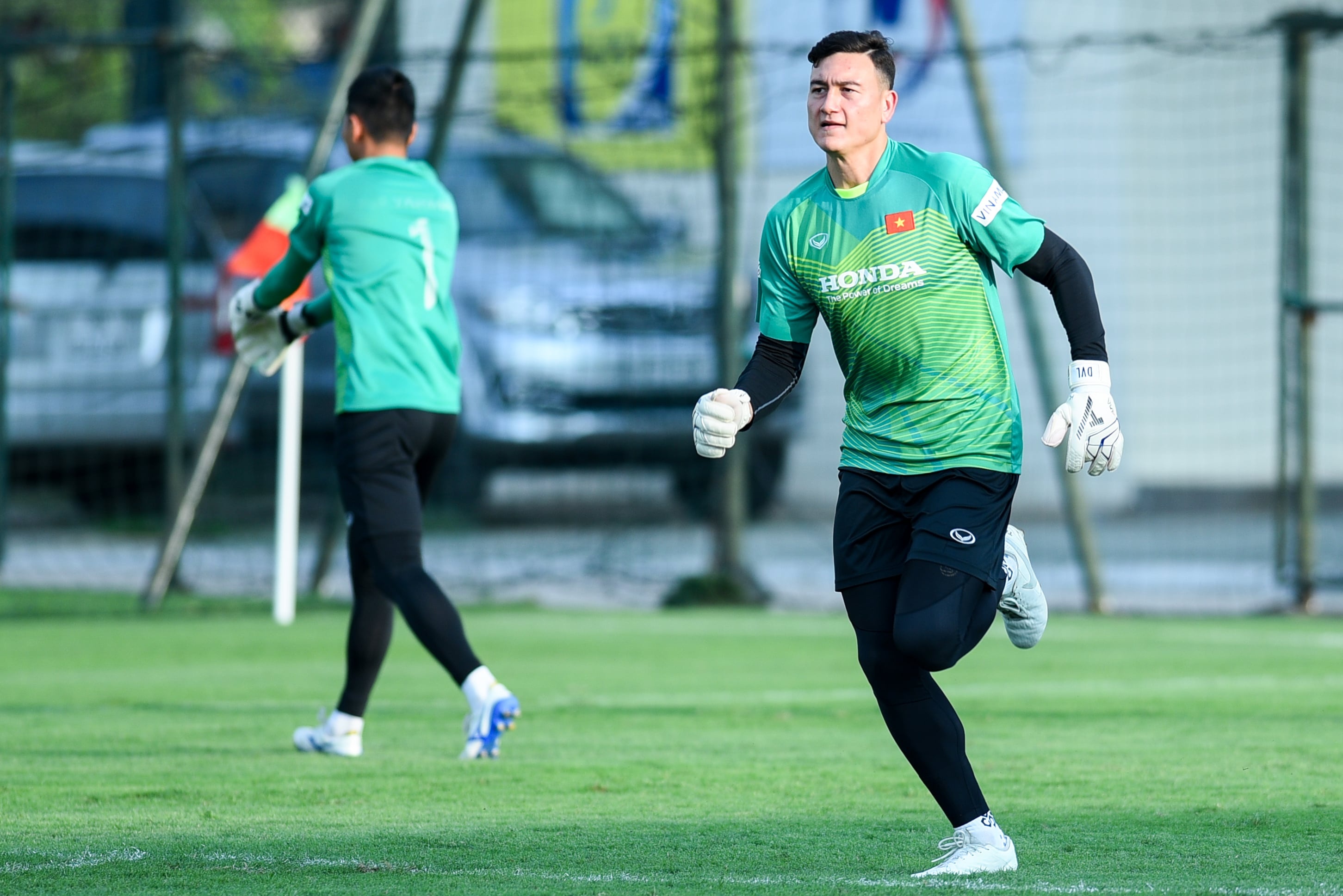 Văn Lâm về Việt Nam ảnh 2 Van Lam ve Viet Nam anh 2