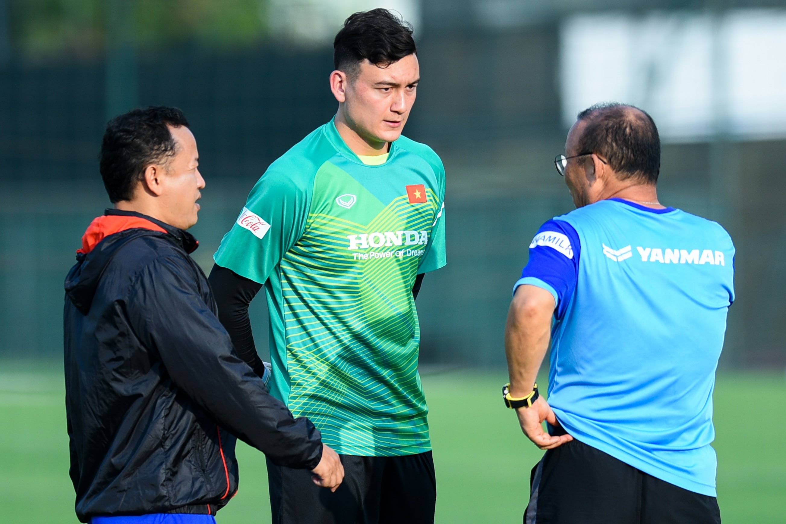 Văn Lâm về Việt Nam ảnh 3 Van Lam ve Viet Nam anh 3