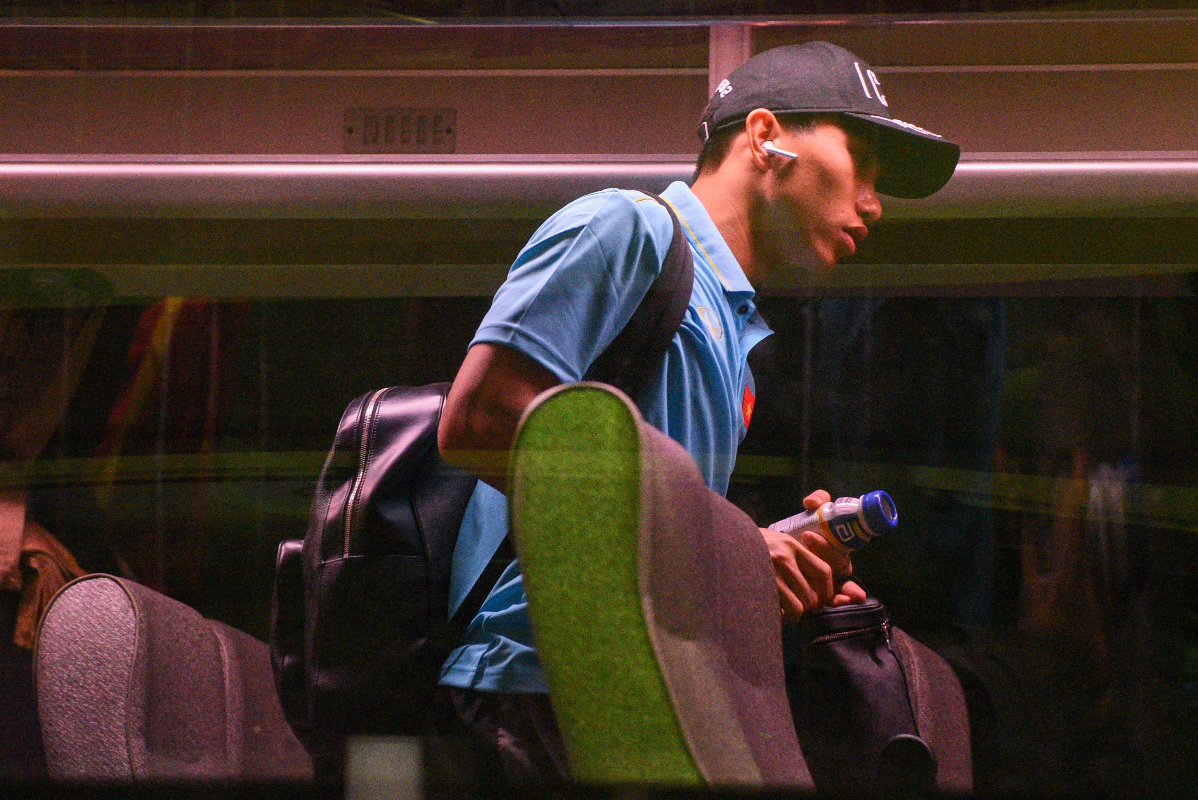 Tuyển Việt Nam bay 3 giờ sáng ảnh 2 Tuyen Viet Nam bay 3 gio sang anh 2