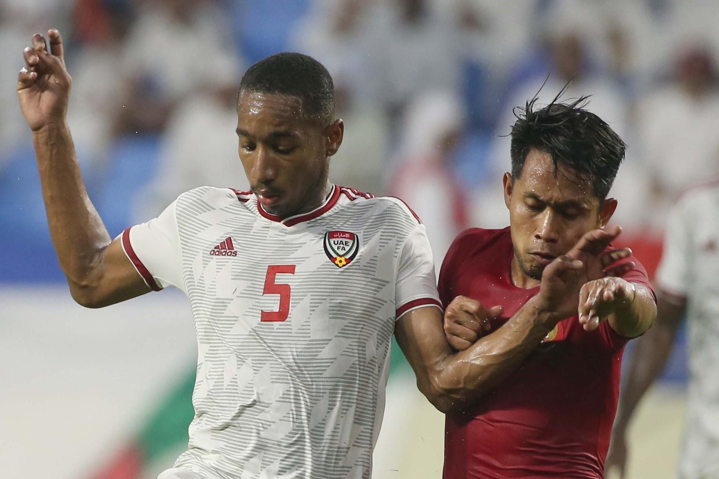 Giai ma that bai 0-5 cua Indonesia truoc UAE hinh anh