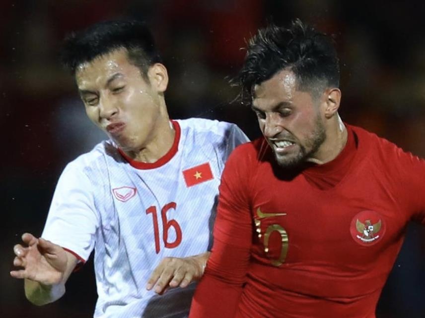 Hung Dung tiec nuoi vi sut hong penalty hinh anh