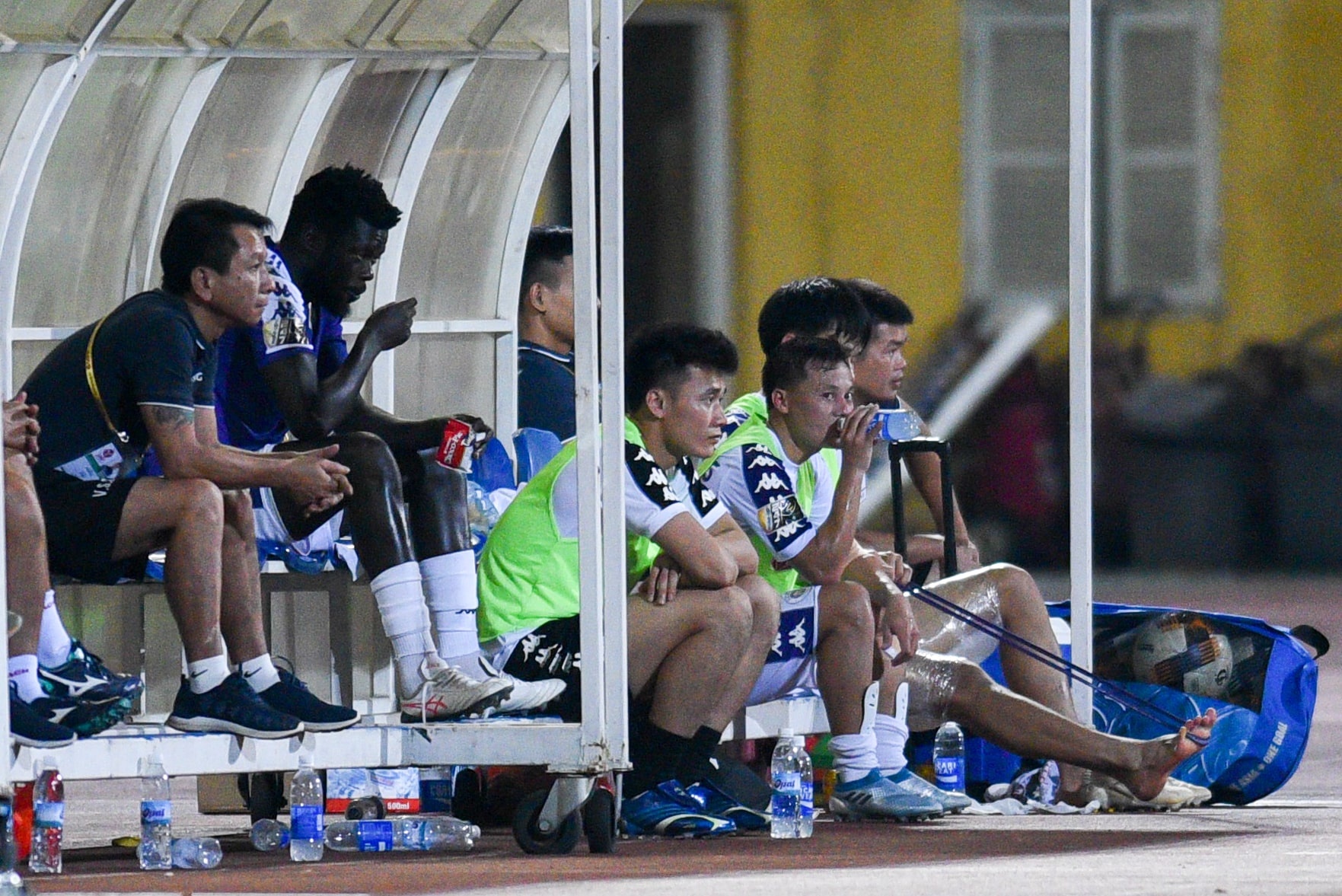 Ha Noi dau voi Quang Nam anh 8