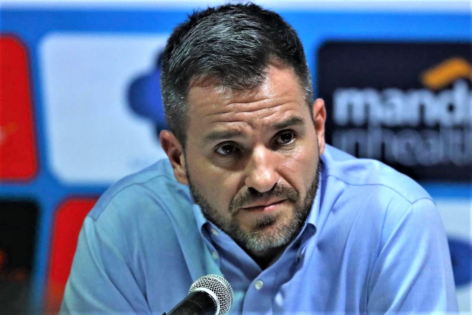 HLV Indonesia tram cam sau tran thua Viet Nam hinh anh