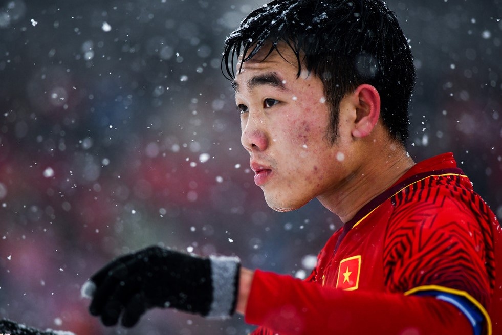 Xuan Truong noi gi voi Quang Hai truoc cu sut phat o Thuong Chau? hinh anh