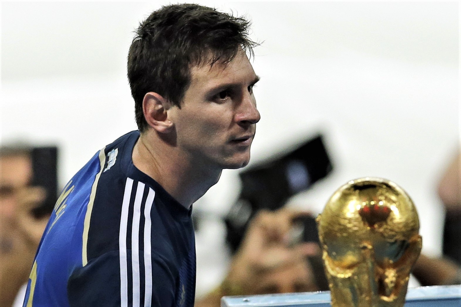 Messi: 'Toi khong danh doi danh hieu de vo dich World Cup' hinh anh