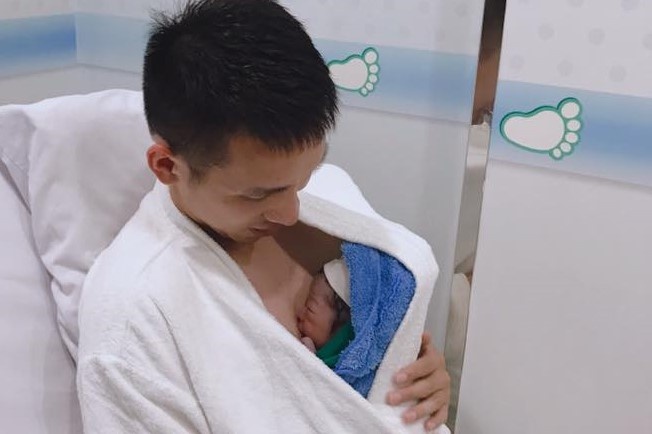 Do Hung Dung don con trai dau long hinh anh