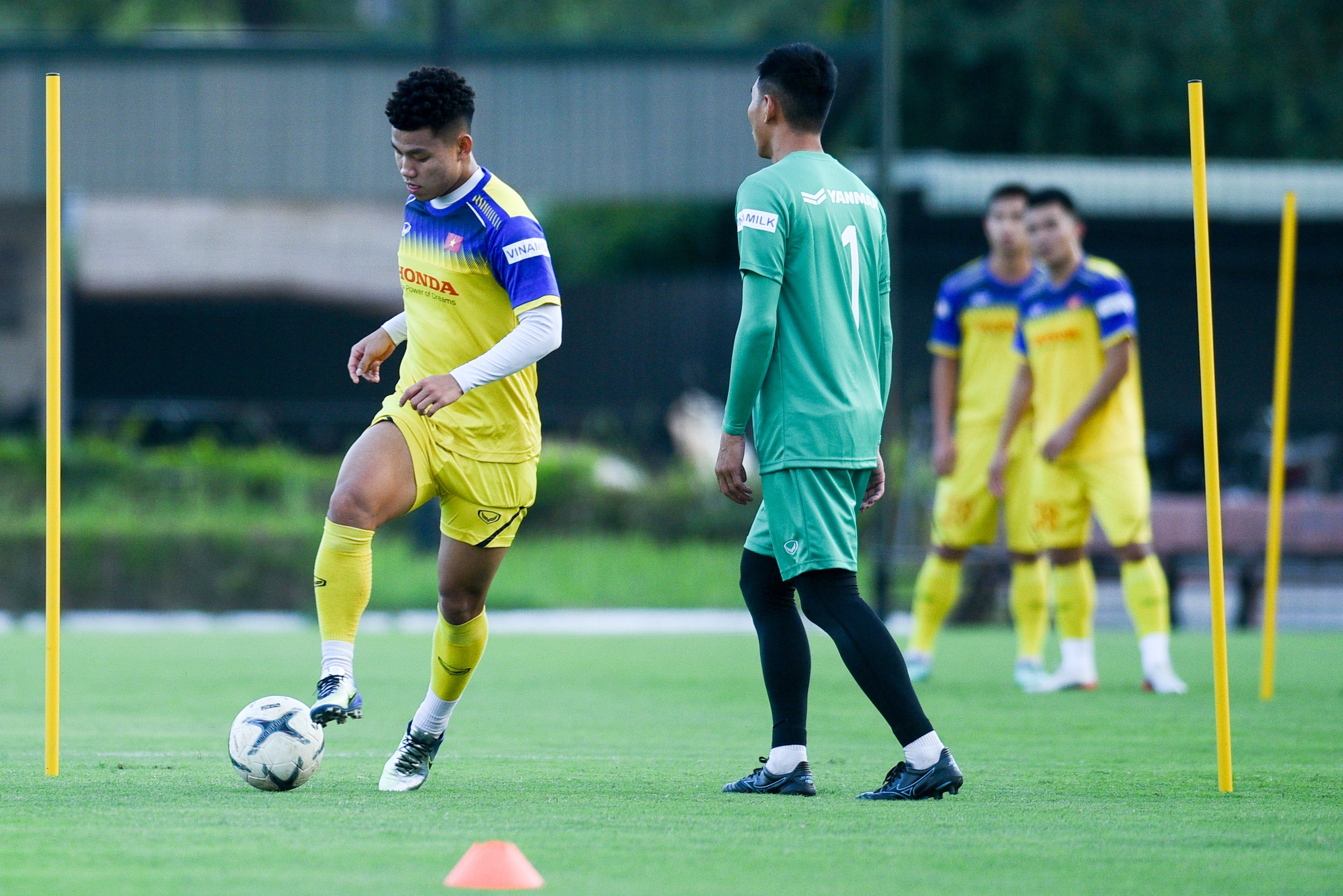 Tuyen Viet Nam hoi quan anh 9