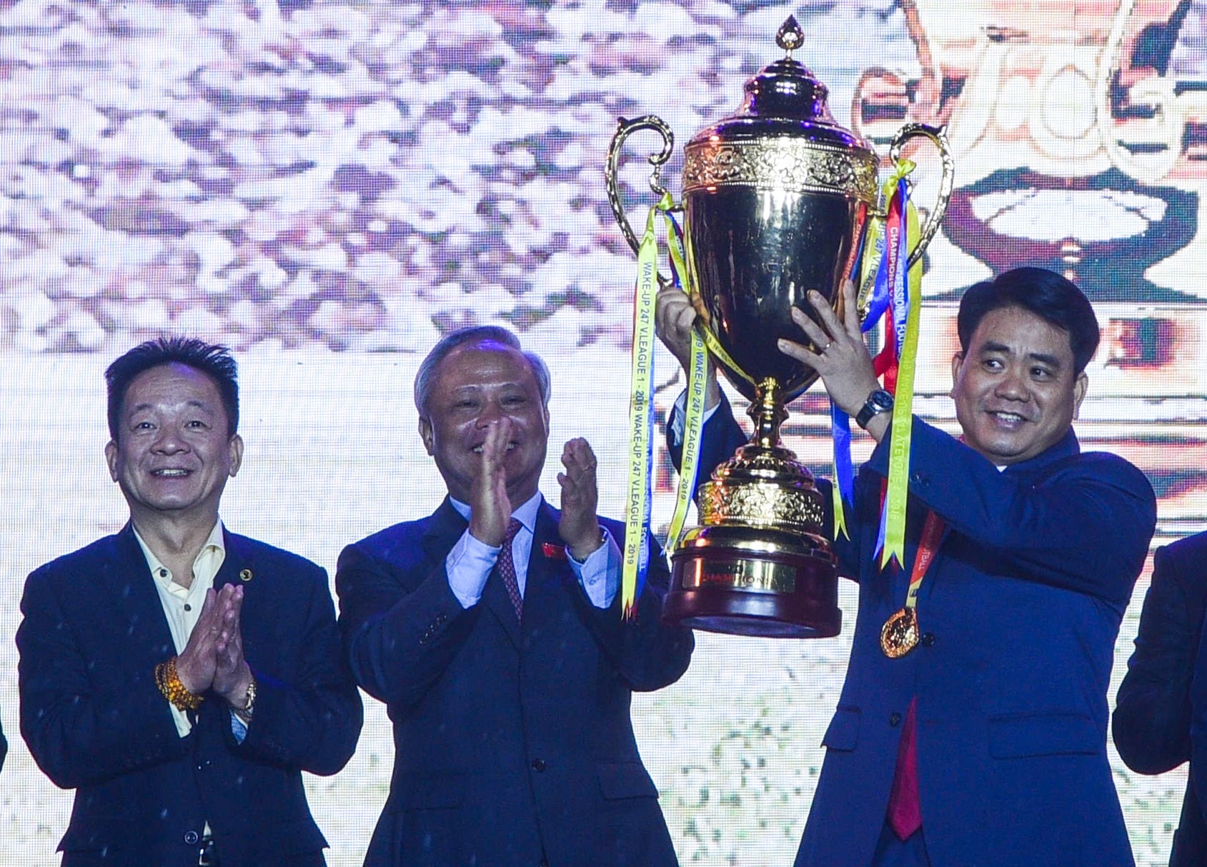 CLB Ha Noi vo dich cup quoc gia anh 10