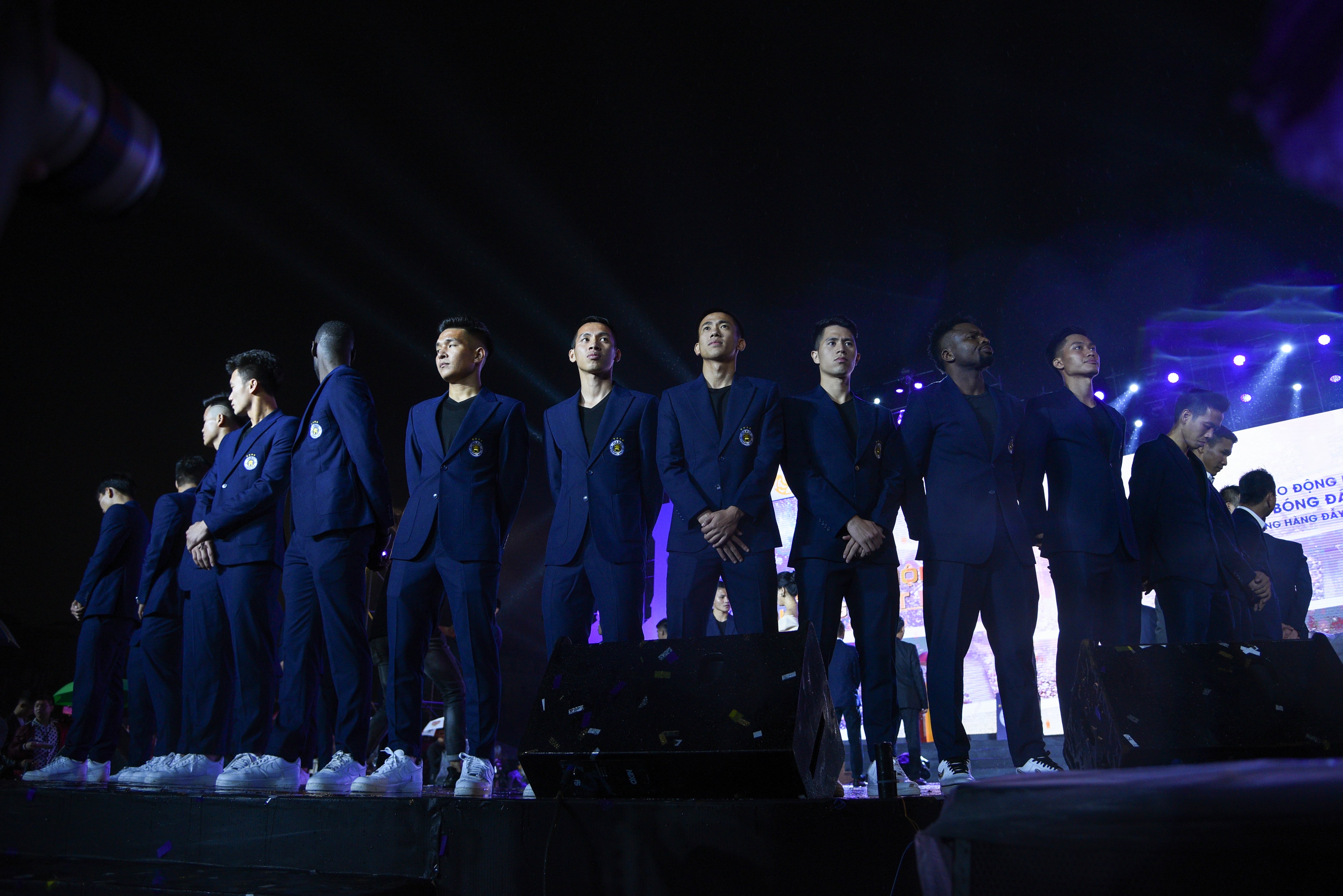 CLB Ha Noi vo dich cup quoc gia anh 6