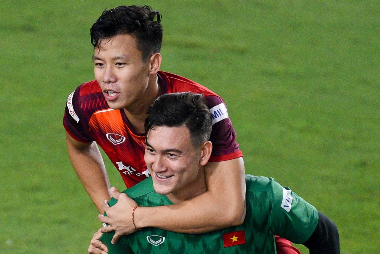 Que Ngoc Hai tap lam thu mon, oan tu ti chon doi da doi khang hinh anh