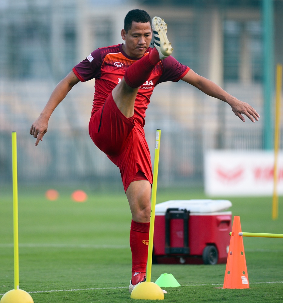 Cau thu Ha Noi hoi quan muon anh 6