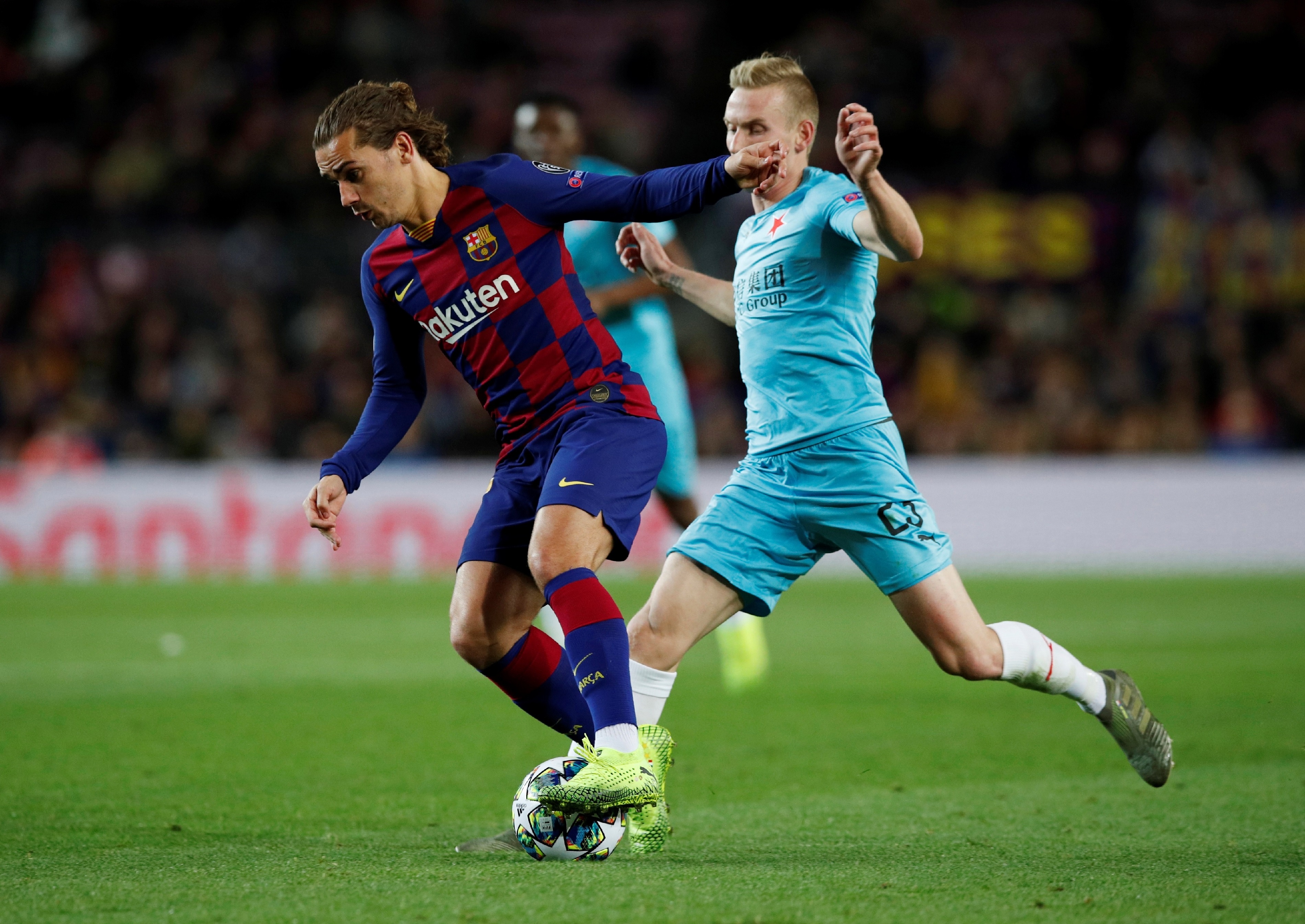 Barca dau voi Slavia anh 3