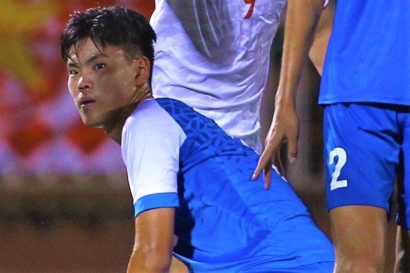 Hau ve Mong Co da phan luoi trong tran gap U19 Viet Nam hinh anh