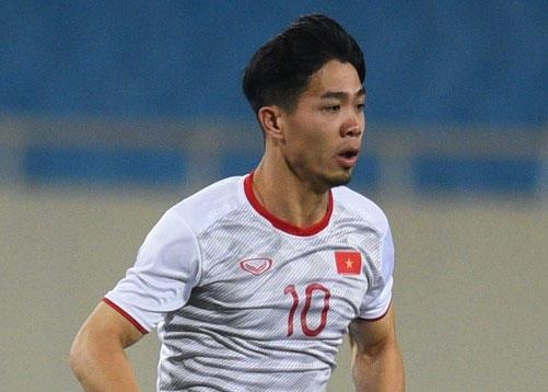 Cong Phuong dua toc do voi dong doi truoc tran gap UAE hinh anh