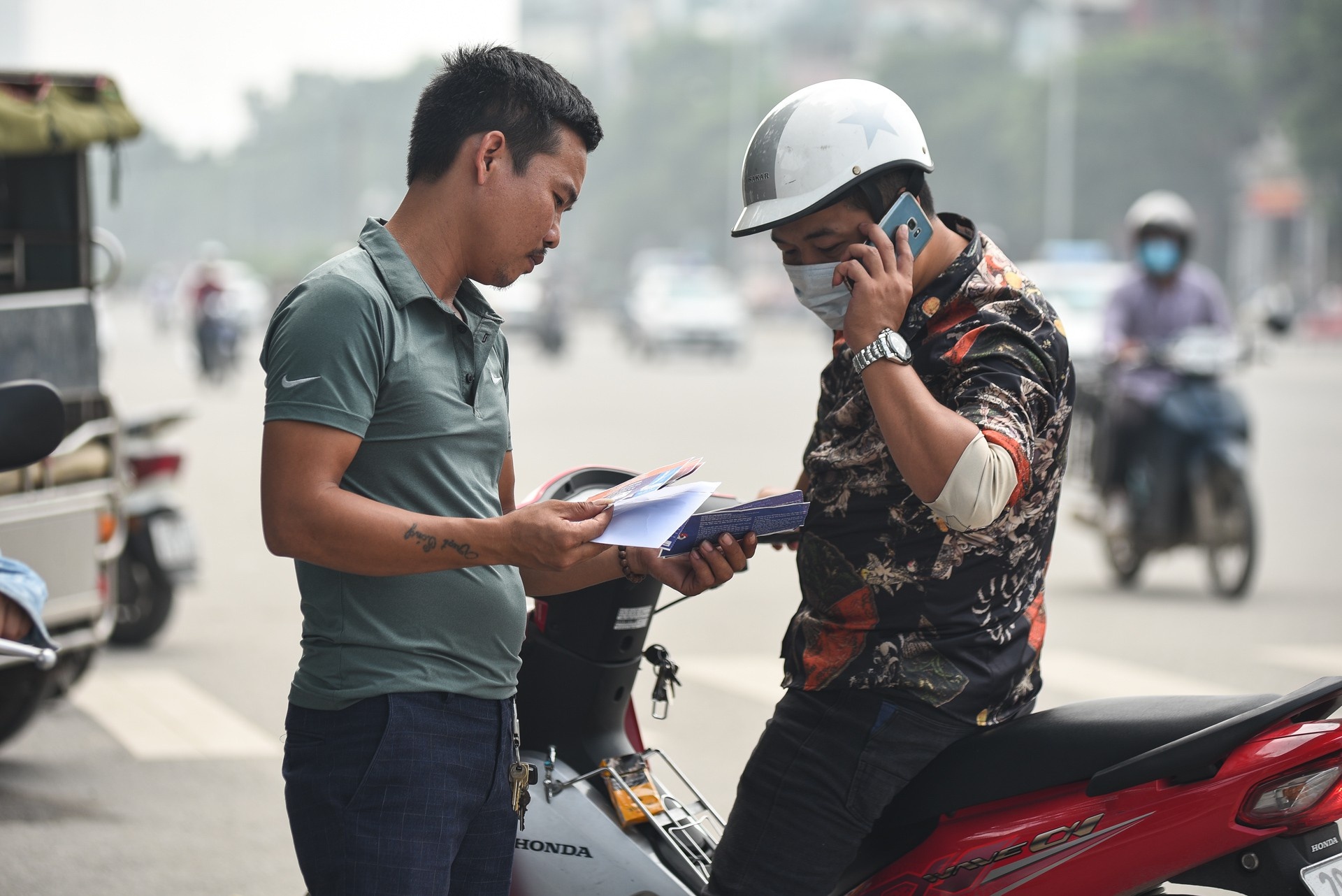 Ve tran Viet Nam - Thai Lan bi day len 6 trieu dong/cap hinh anh