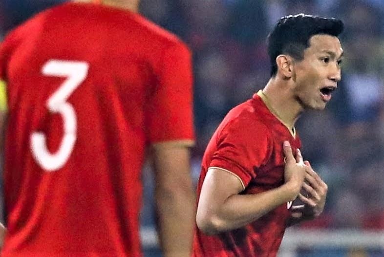 Van Hau va hai co hoi nguy hiem truoc UAE hinh anh