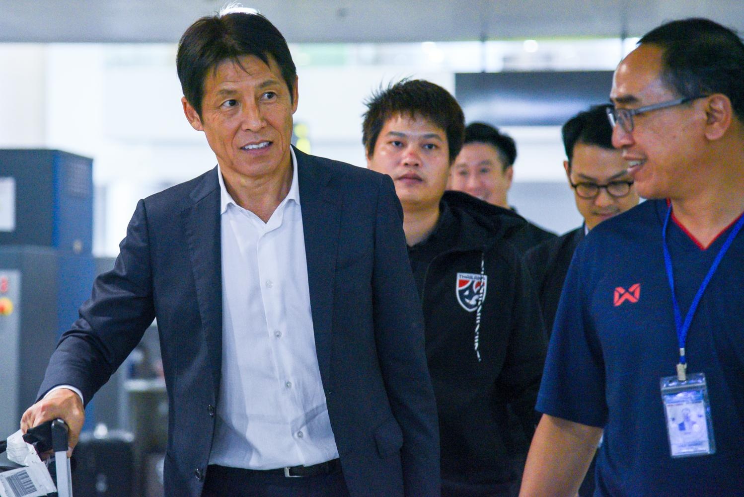 Việt Nam đấu với Thái LanMalaysia đấu với Thái LanTristan Do sai lầmbáo Thái LanVòng loại World Cup 2022Park Hang-seo ảnh 1 Viet Nam dau voi Thai LanMalaysia dau voi Thai LanTristan Do sai lambao Thai LanVong loai World Cup 2022Park Hang-seo anh 1