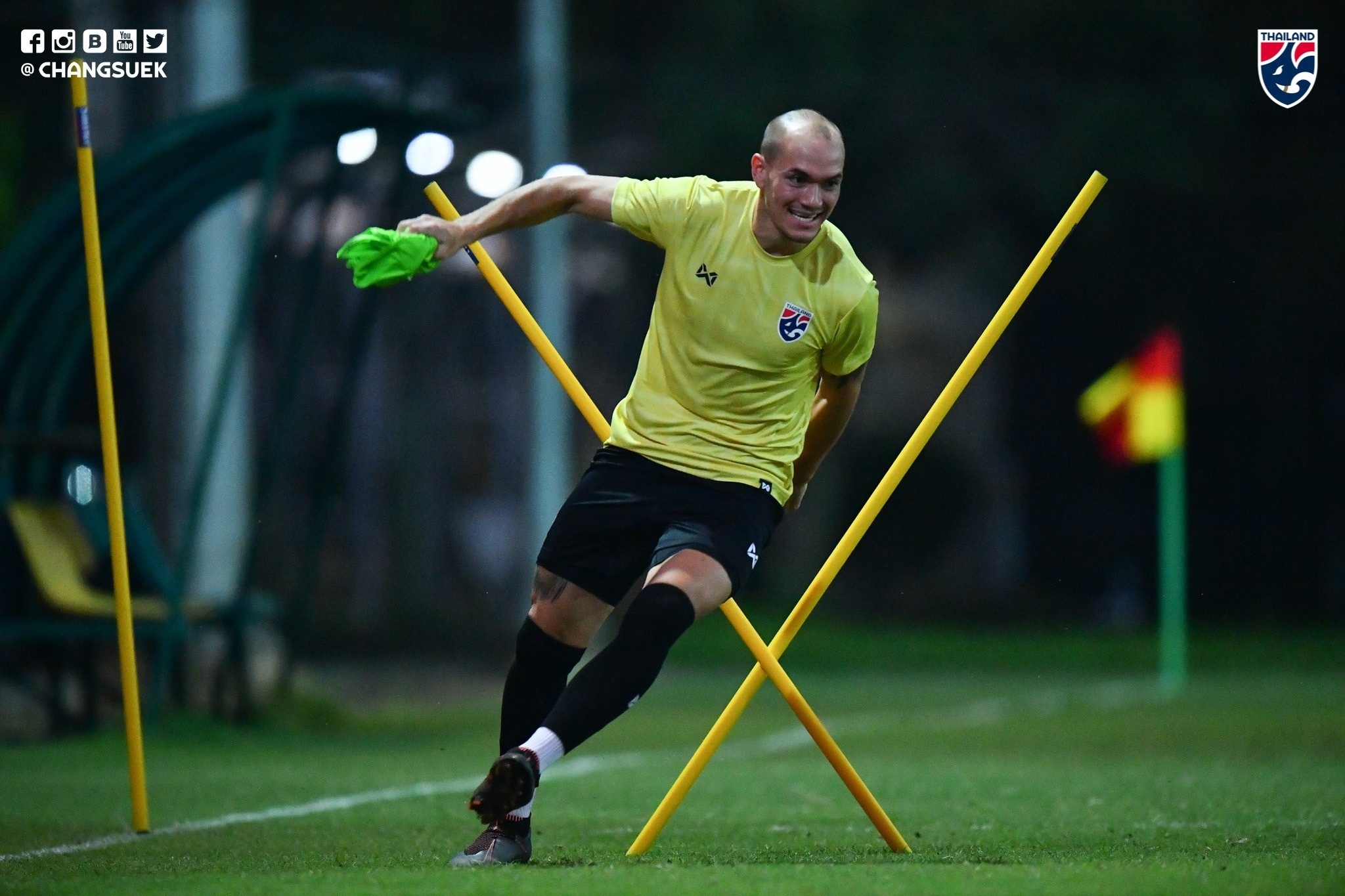 Viet Nam dau voi Thai Lan anh 6