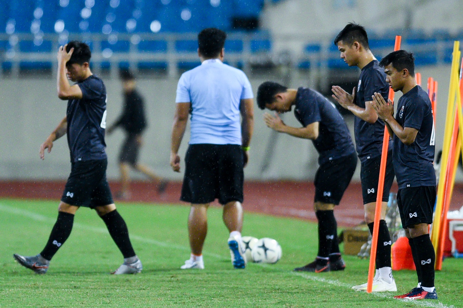 Viet Nam dau voi Thai Lan anh 2