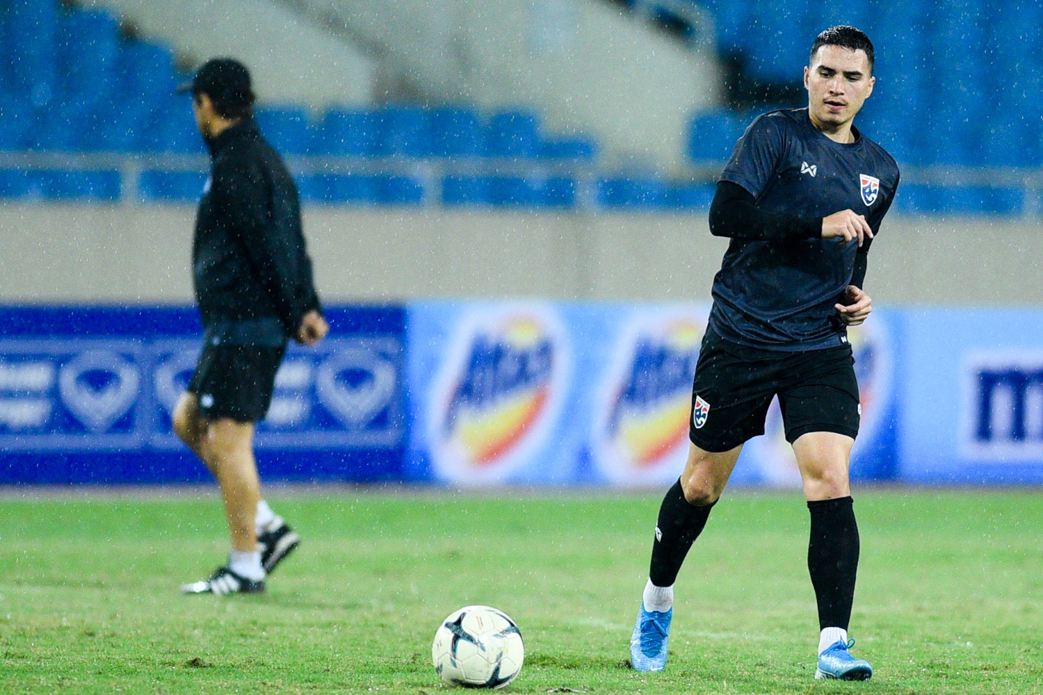 Viet Nam dau voi Thai Lan anh 6