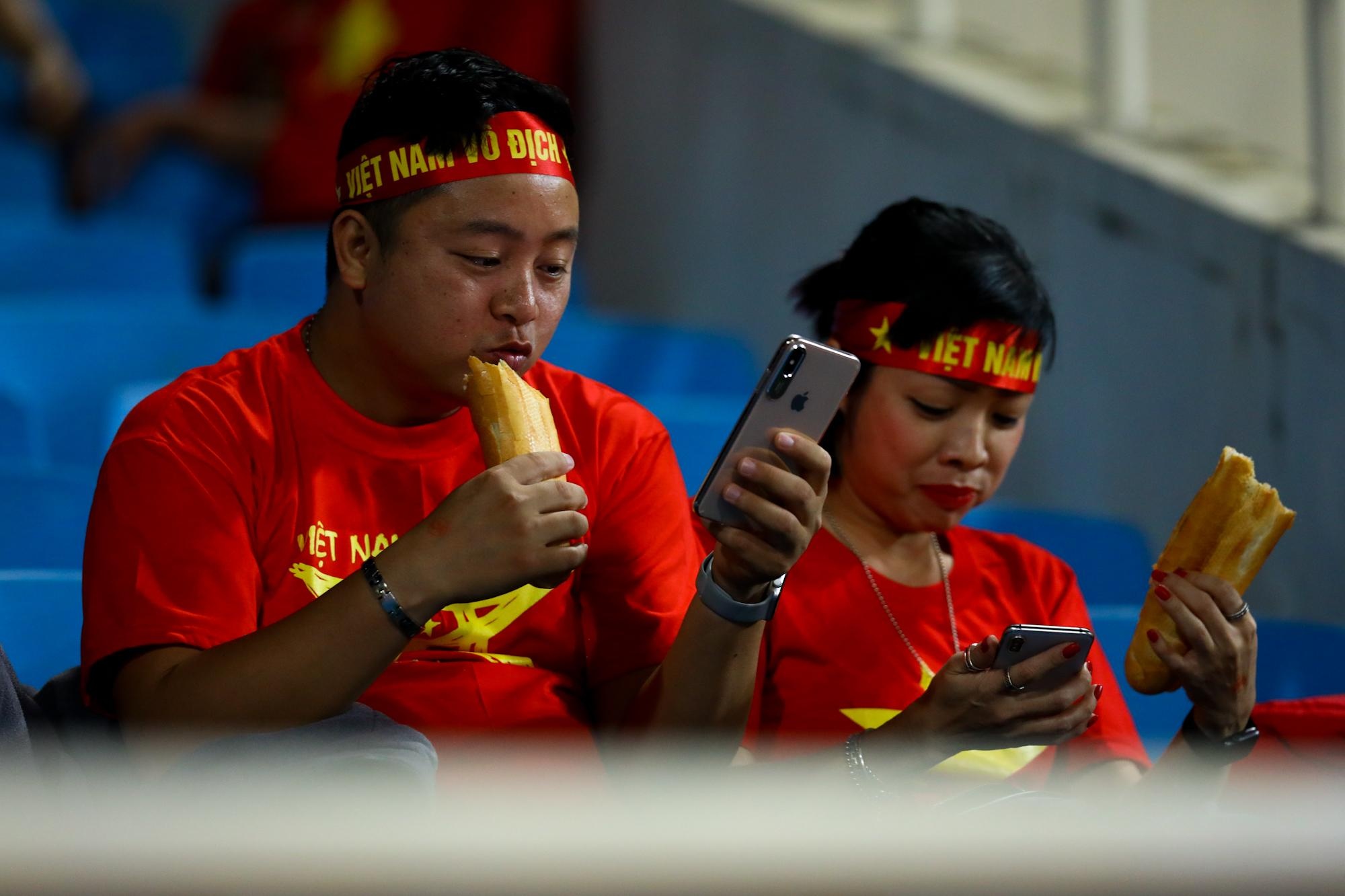 cổ động viên cổ vũ tuyển Việt Nam ảnh 2 co dong vien co vu tuyen Viet Nam anh 2