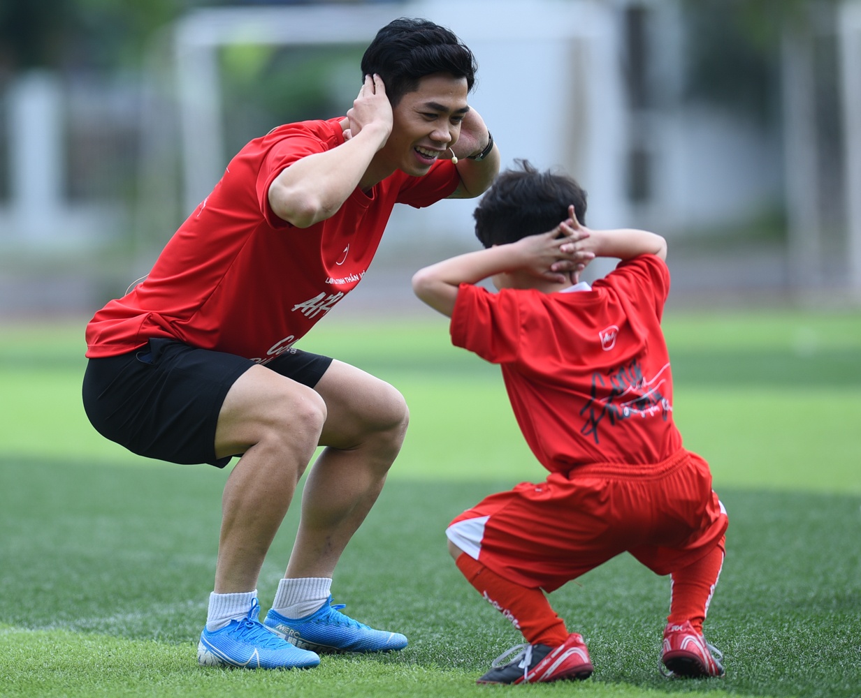 Viet Nam dau voi Thai Lan anh 1