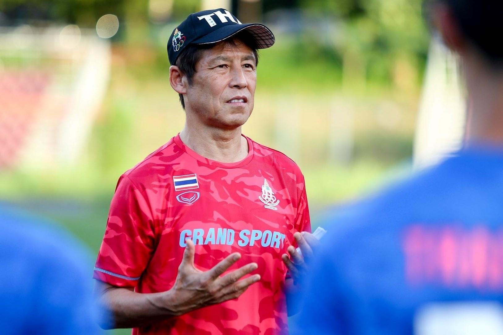 U22 Thai Lan phai tap o san chua hoan thien hinh anh