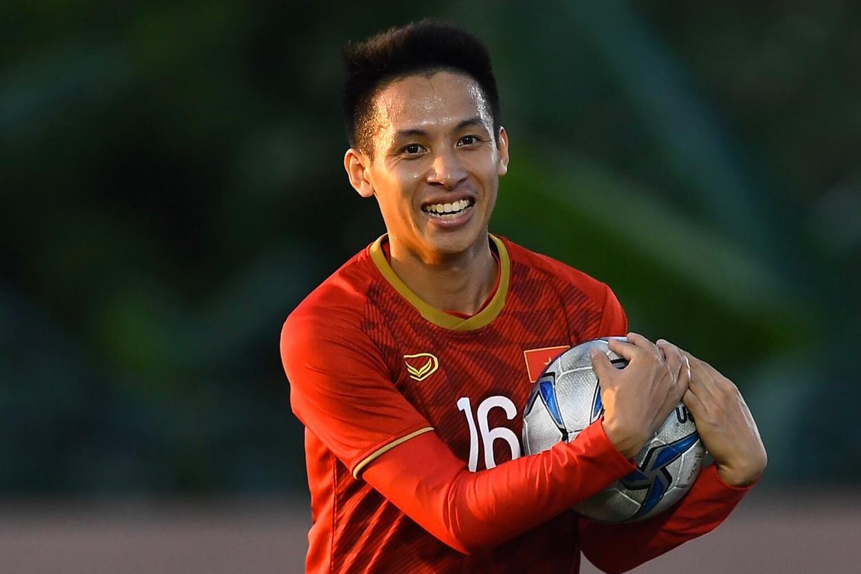 Hung Dung tang ban thang vao luoi U22 Lao cho con trai hinh anh