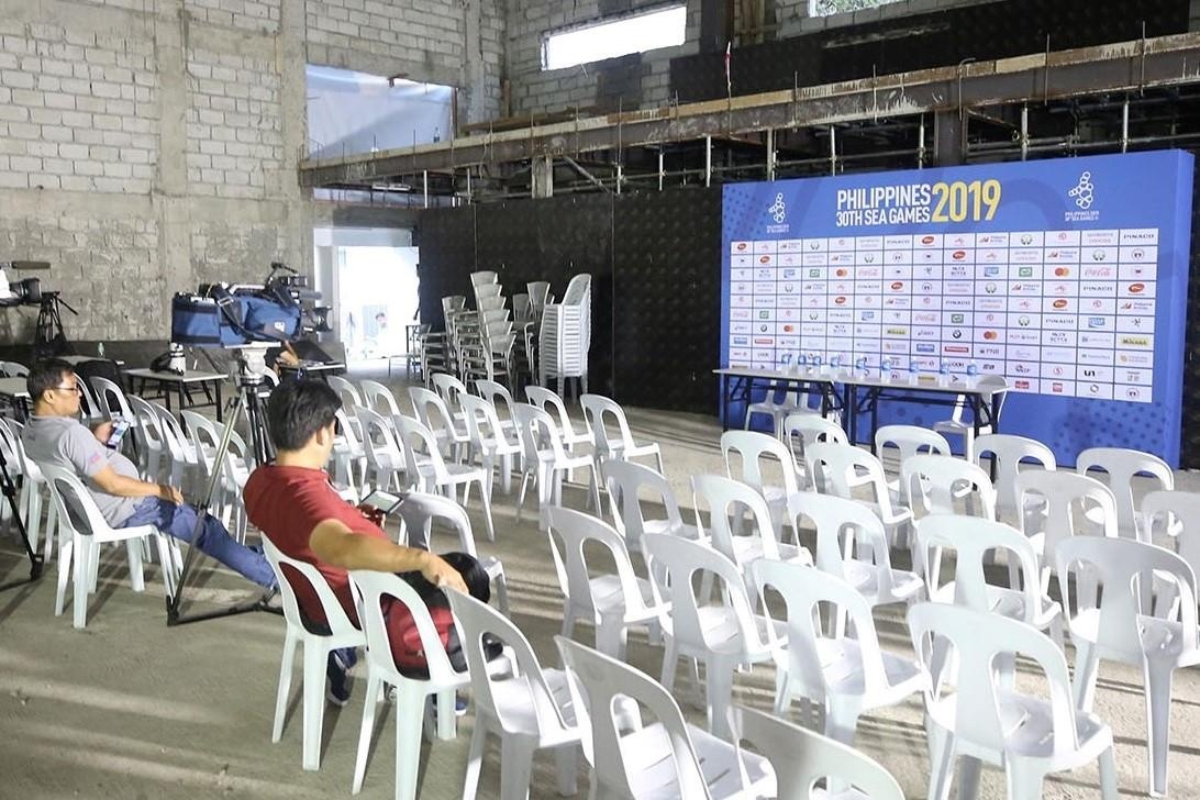 Phong vien ngan ngam vi cong tac to chuc o SEA Games 30 hinh anh